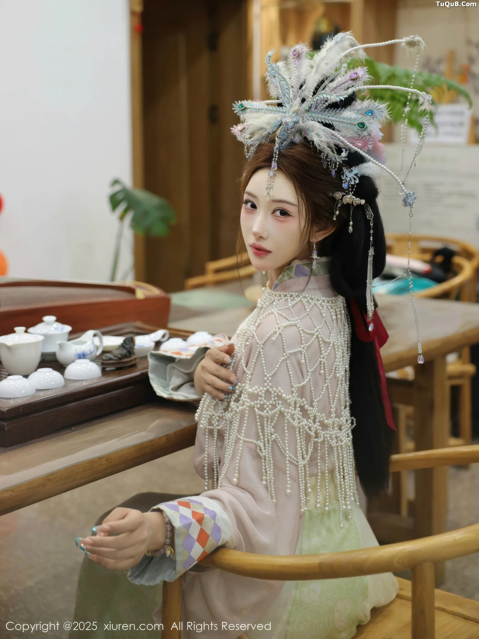 [[XiuRen秀人网]秀人网]No.10736_模特金允希Yuki性感浅色古装薄纱服饰秀丰腴身材迷人诱惑写真80P