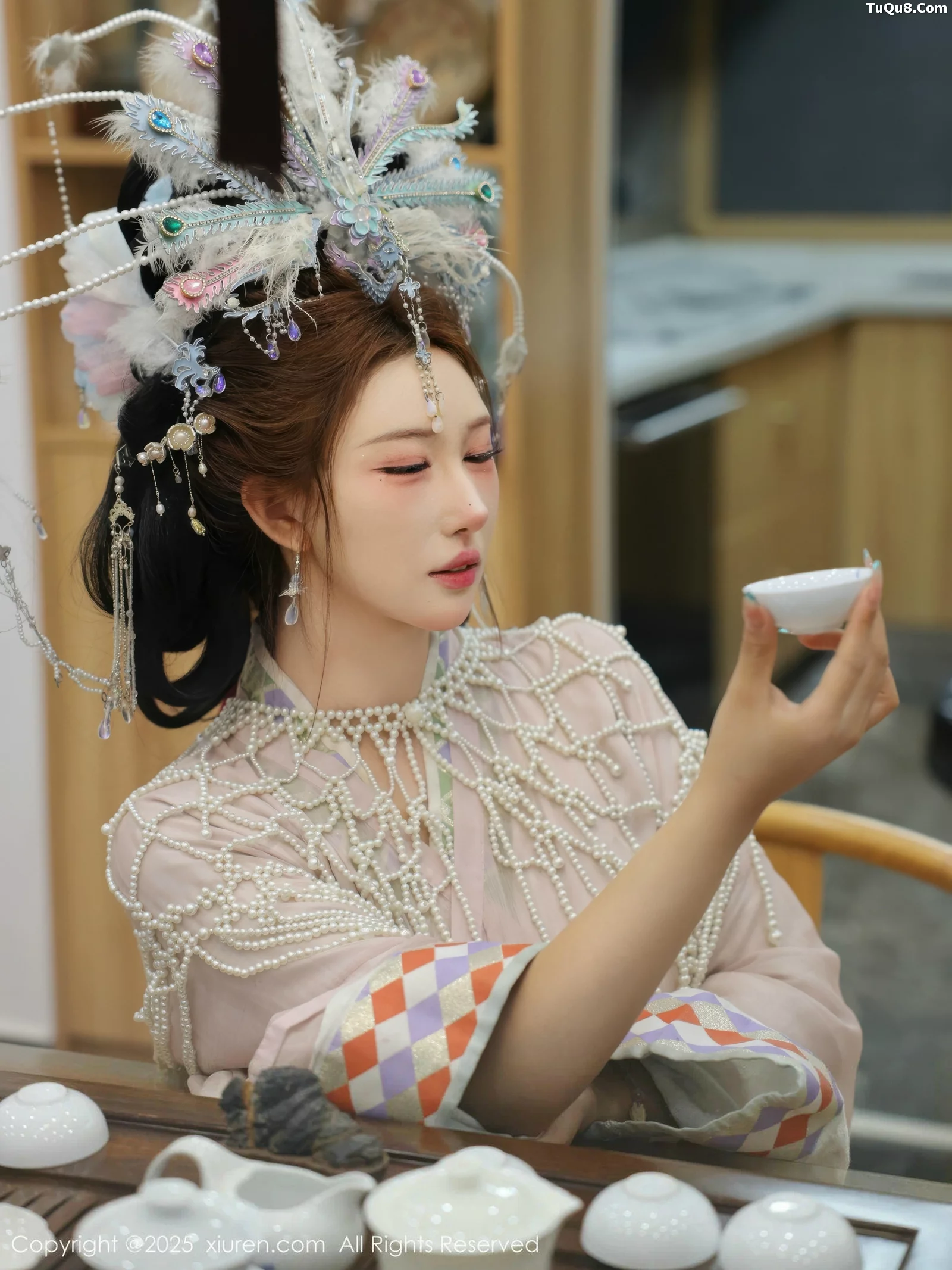 [[XiuRen秀人网]秀人网]No.10736_模特金允希Yuki性感浅色古装薄纱服饰秀丰腴身材迷人诱惑写真80P