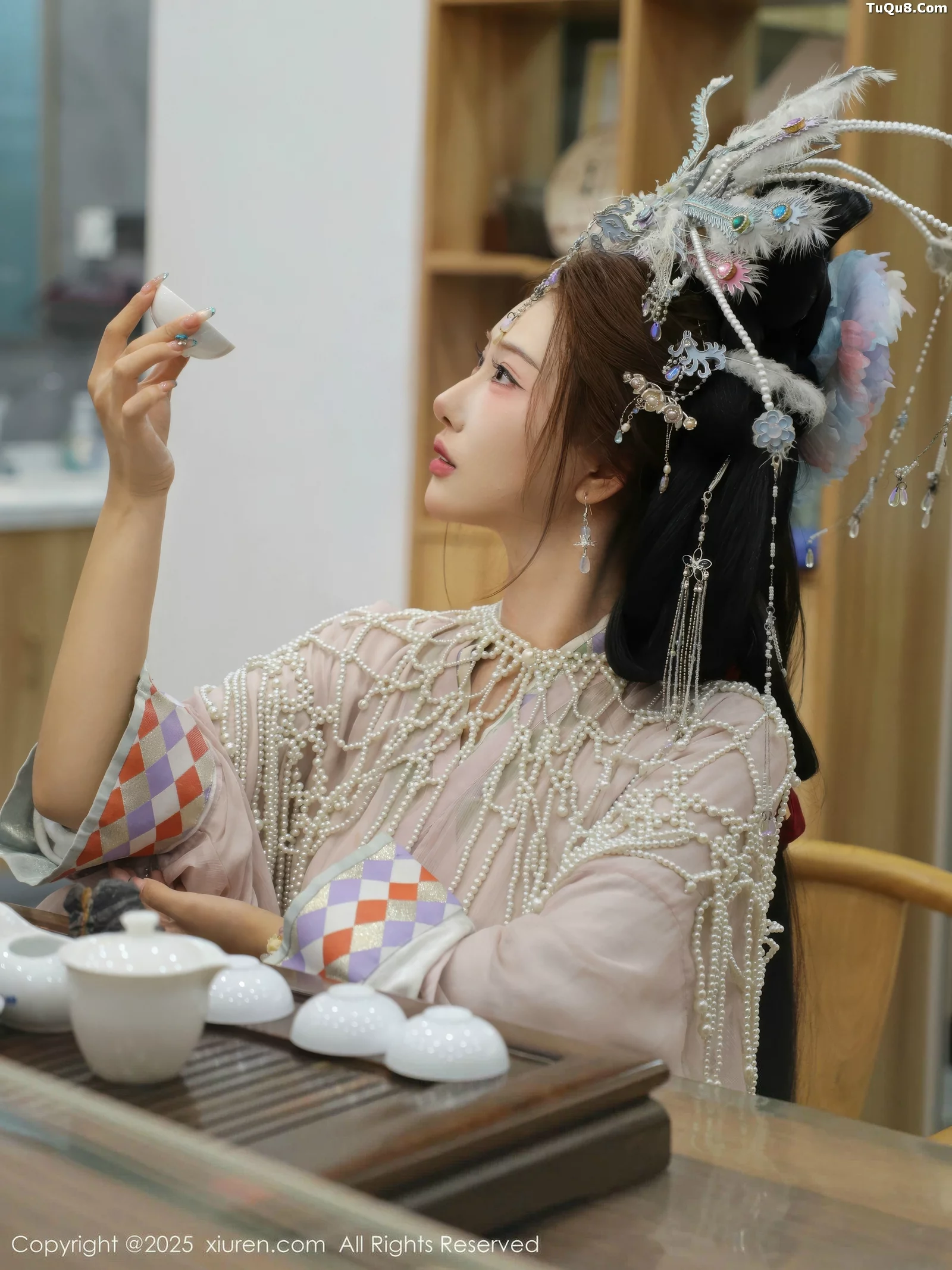 [[XiuRen秀人网]秀人网]No.10736_模特金允希Yuki性感浅色古装薄纱服饰秀丰腴身材迷人诱惑写真80P