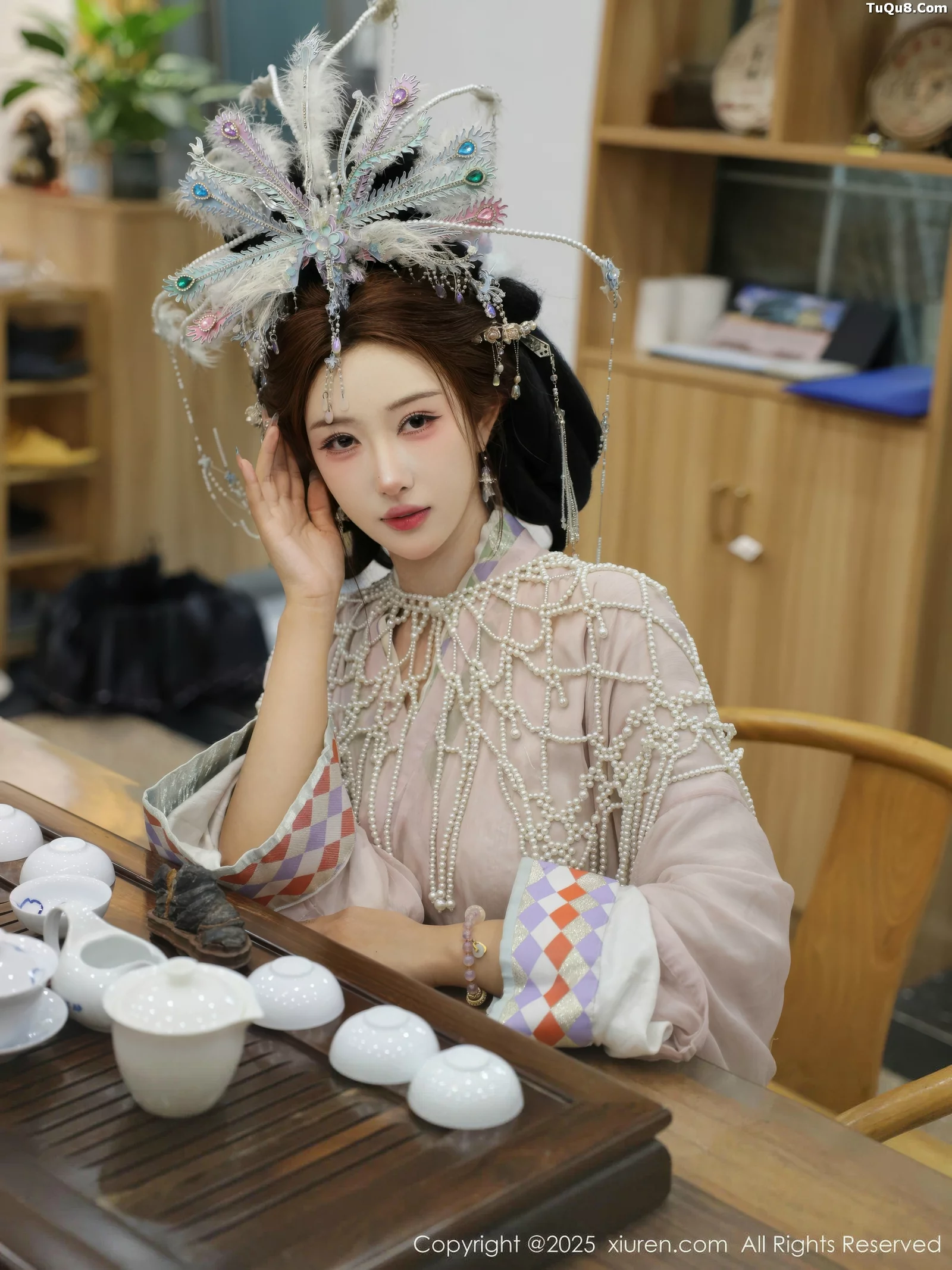 [[XiuRen秀人网]秀人网]No.10736_模特金允希Yuki性感浅色古装薄纱服饰秀丰腴身材迷人诱惑写真80P