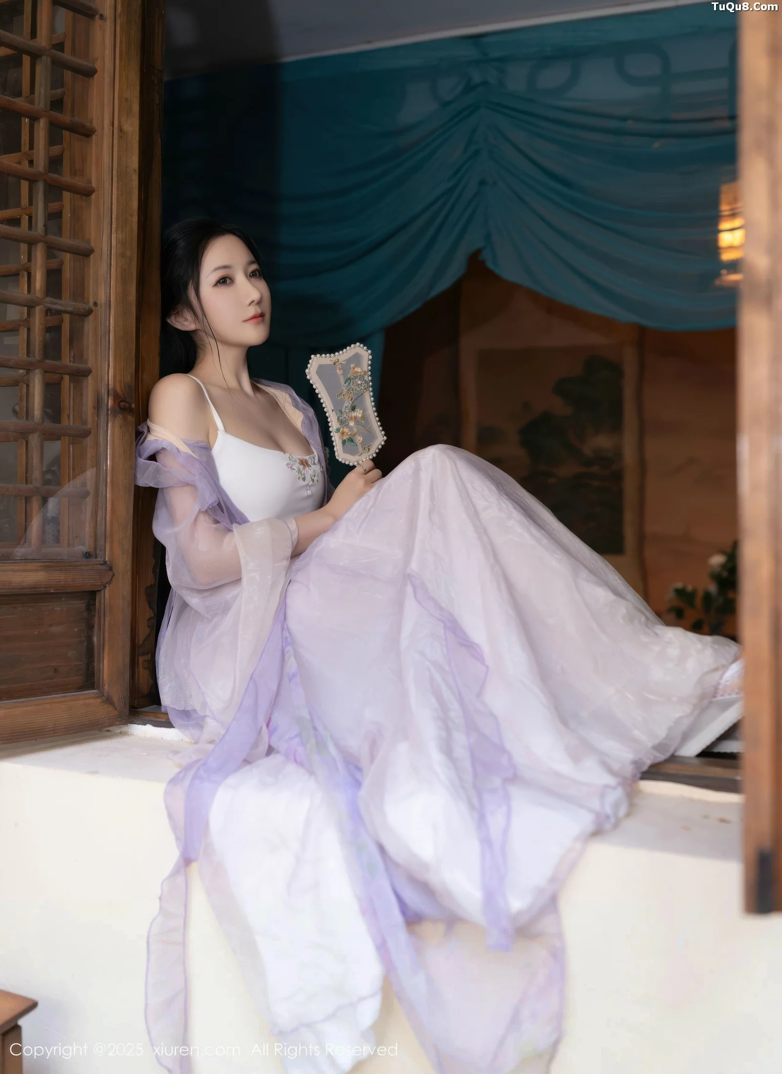 [[XiuRen秀人网]秀人网]No.10737_模特鱼子酱Fish性感紫色连衣裙配白色丝袜秀曼妙身姿诱惑写真74P