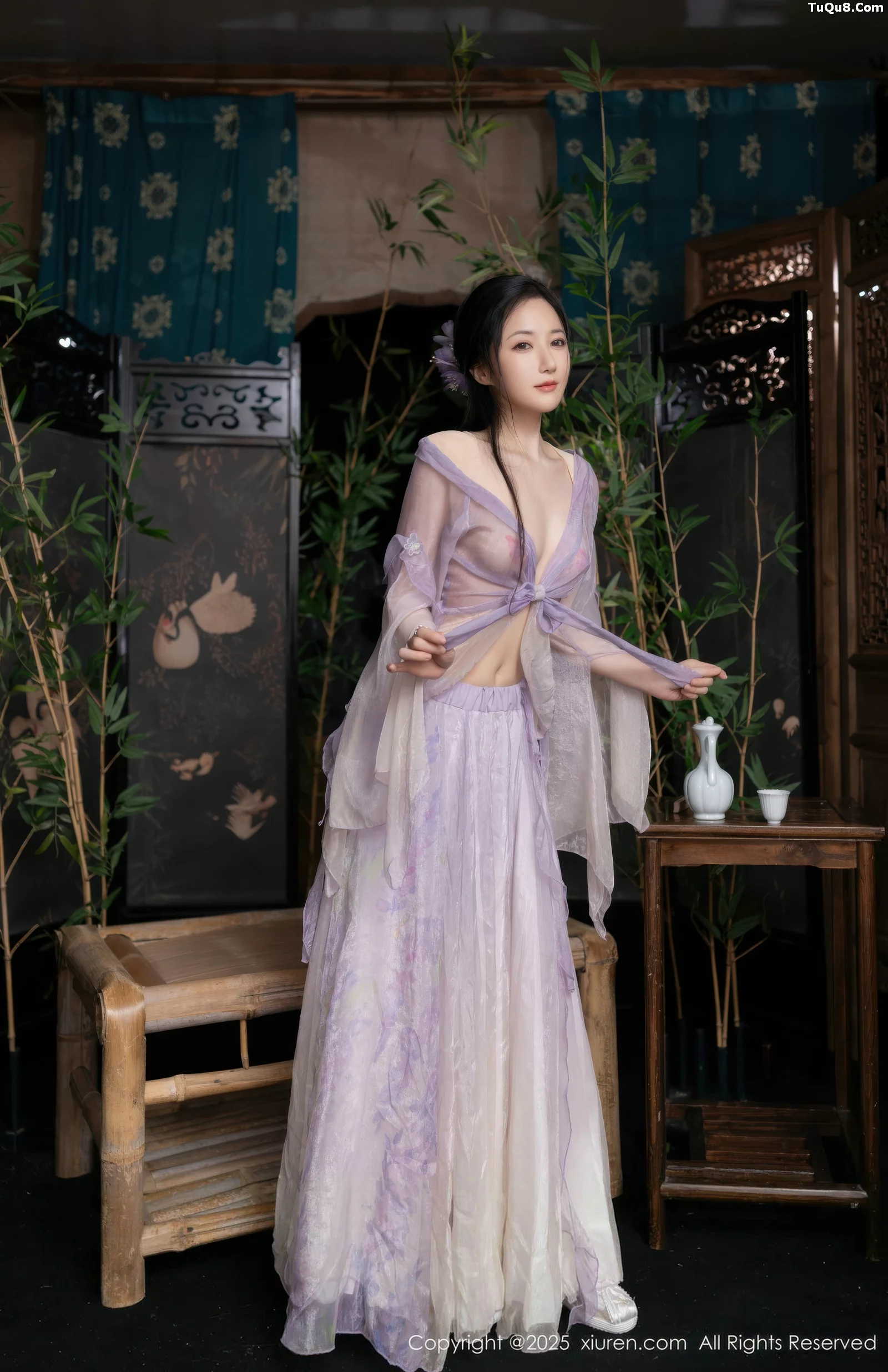 [[XiuRen秀人网]秀人网]No.10737_模特鱼子酱Fish性感紫色连衣裙配白色丝袜秀曼妙身姿诱惑写真74P