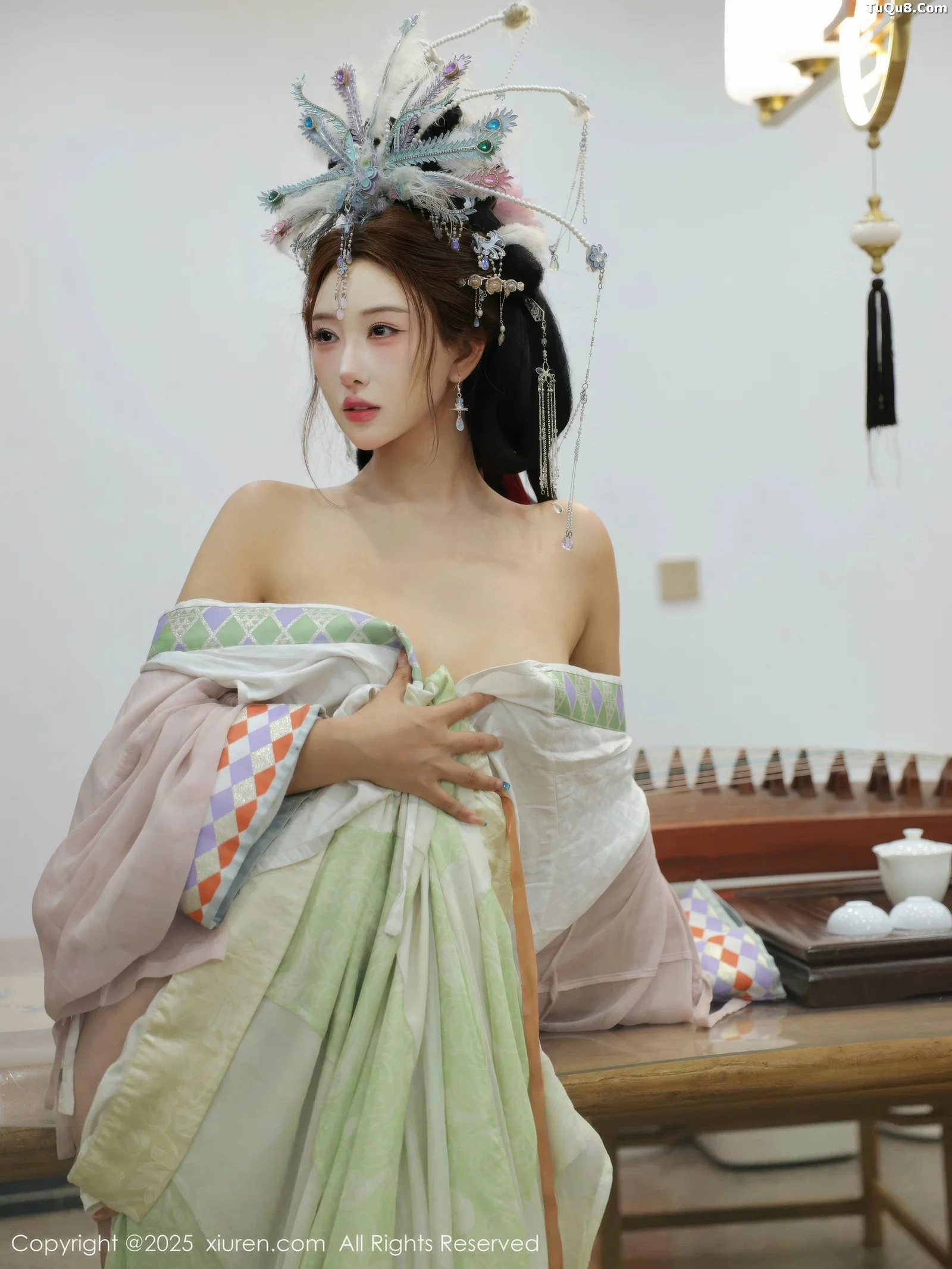 [[XiuRen秀人网]秀人网]No.10736_模特金允希Yuki性感浅色古装薄纱服饰秀丰腴身材迷人诱惑写真80P