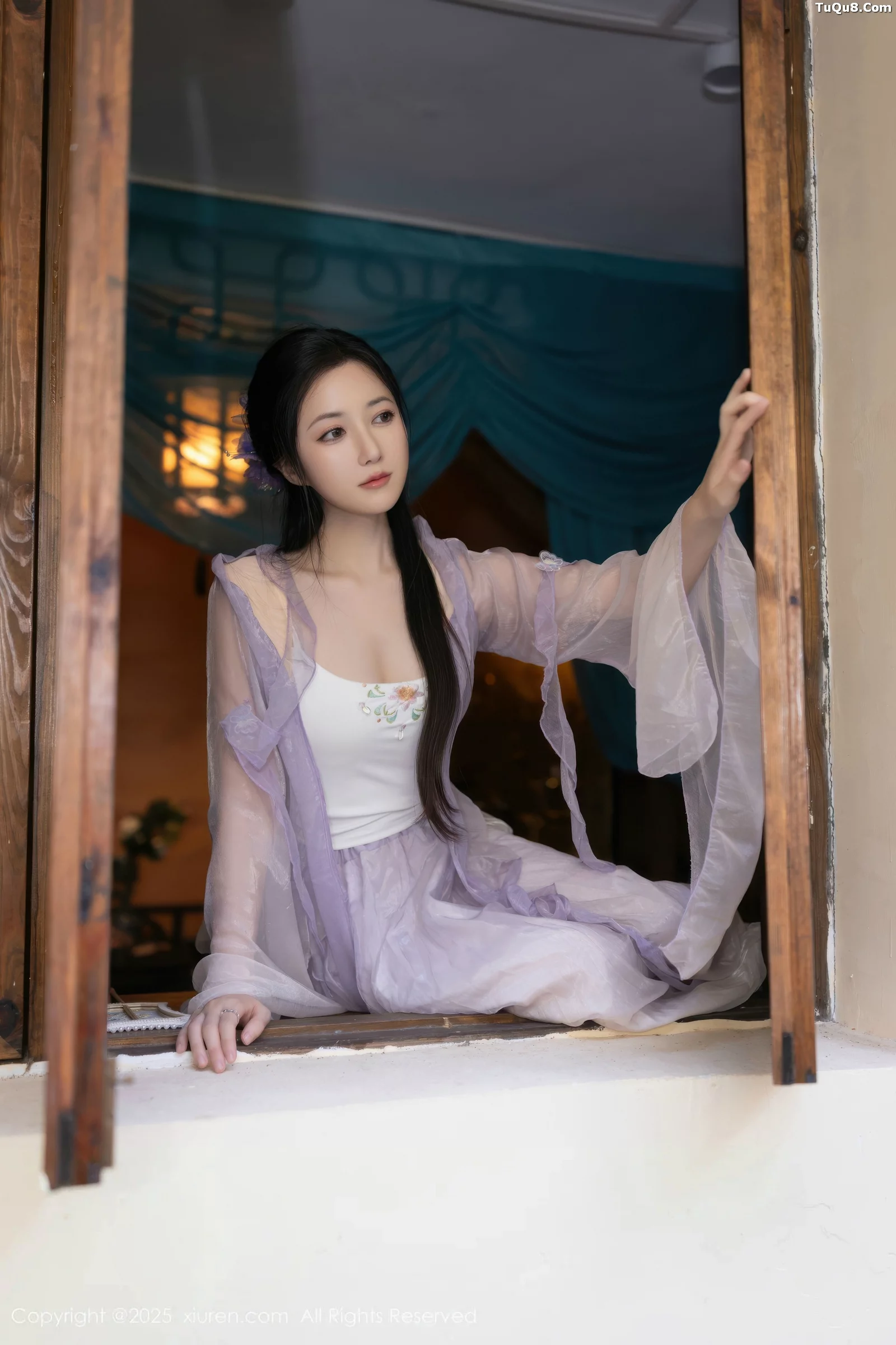 [[XiuRen秀人网]秀人网]No.10737_模特鱼子酱Fish性感紫色连衣裙配白色丝袜秀曼妙身姿诱惑写真74P