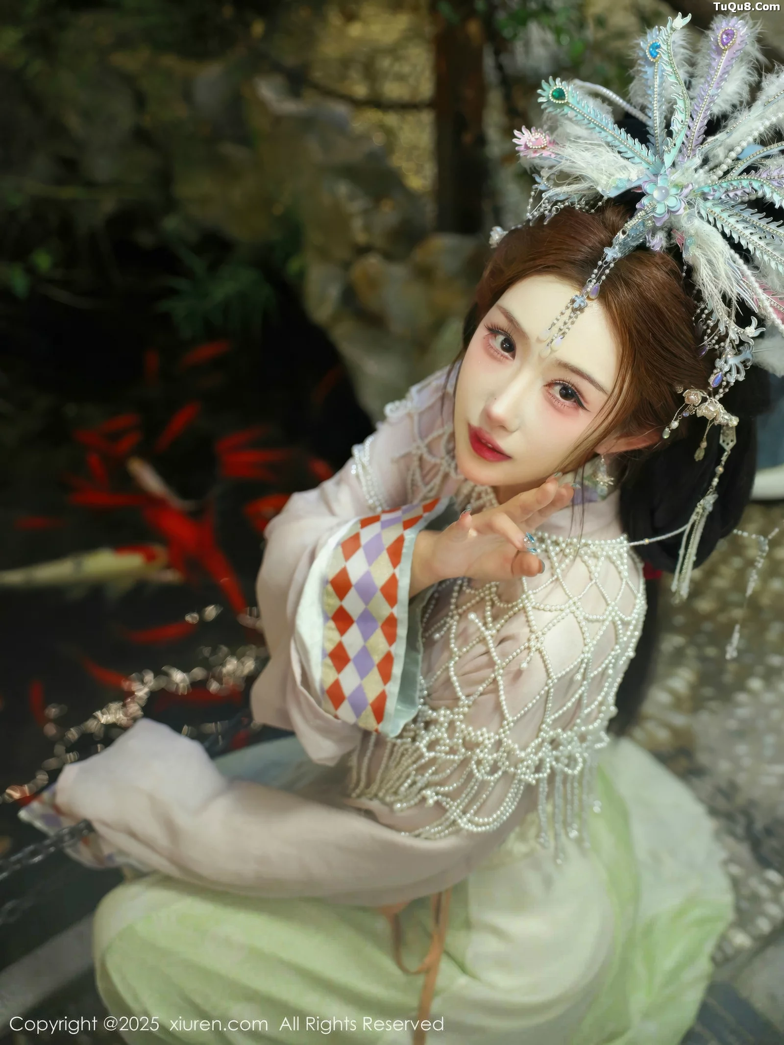 [[XiuRen秀人网]秀人网]No.10736_模特金允希Yuki性感浅色古装薄纱服饰秀丰腴身材迷人诱惑写真80P