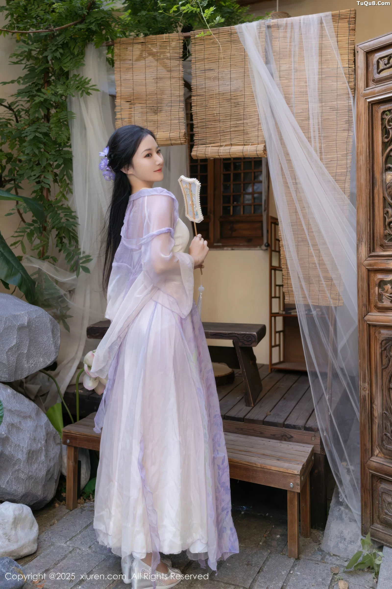 [[XiuRen秀人网]秀人网]No.10737_模特鱼子酱Fish性感紫色连衣裙配白色丝袜秀曼妙身姿诱惑写真74P