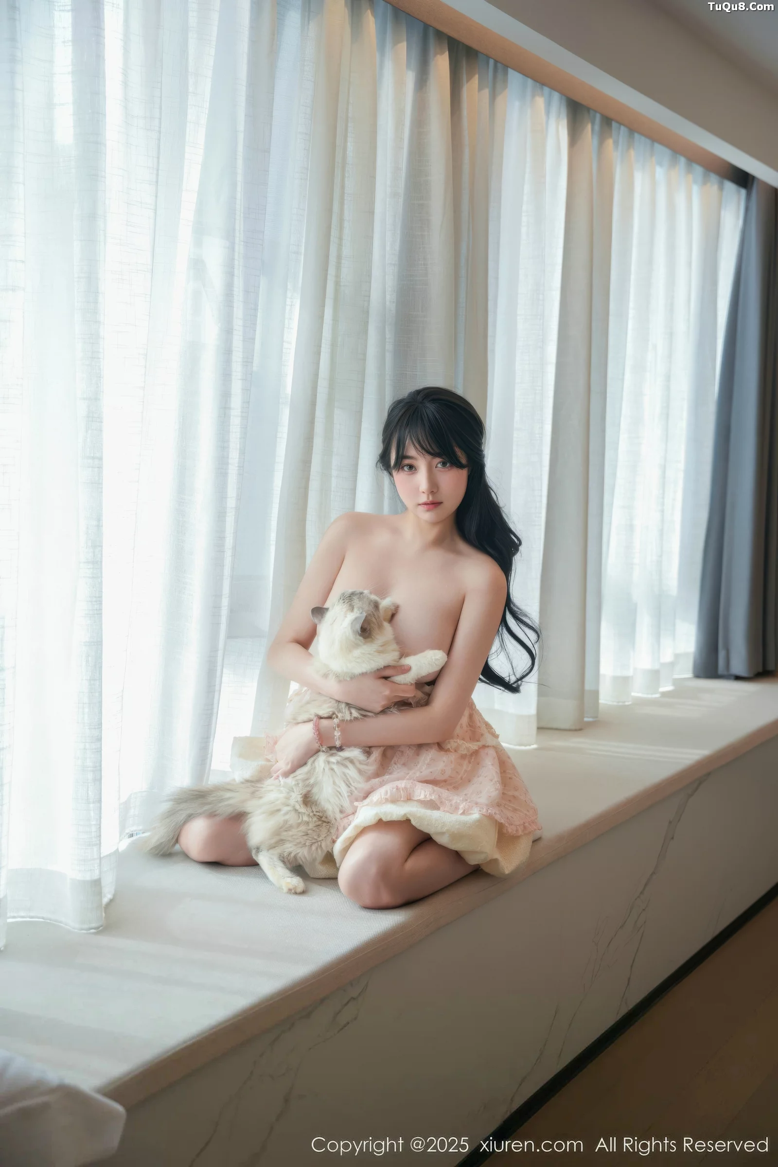 [[XiuRen秀人网]秀人网]No.10734_模特软情性感浅色连衣短裙配白色腿袜秀翘臀模特撩人诱惑写真75P