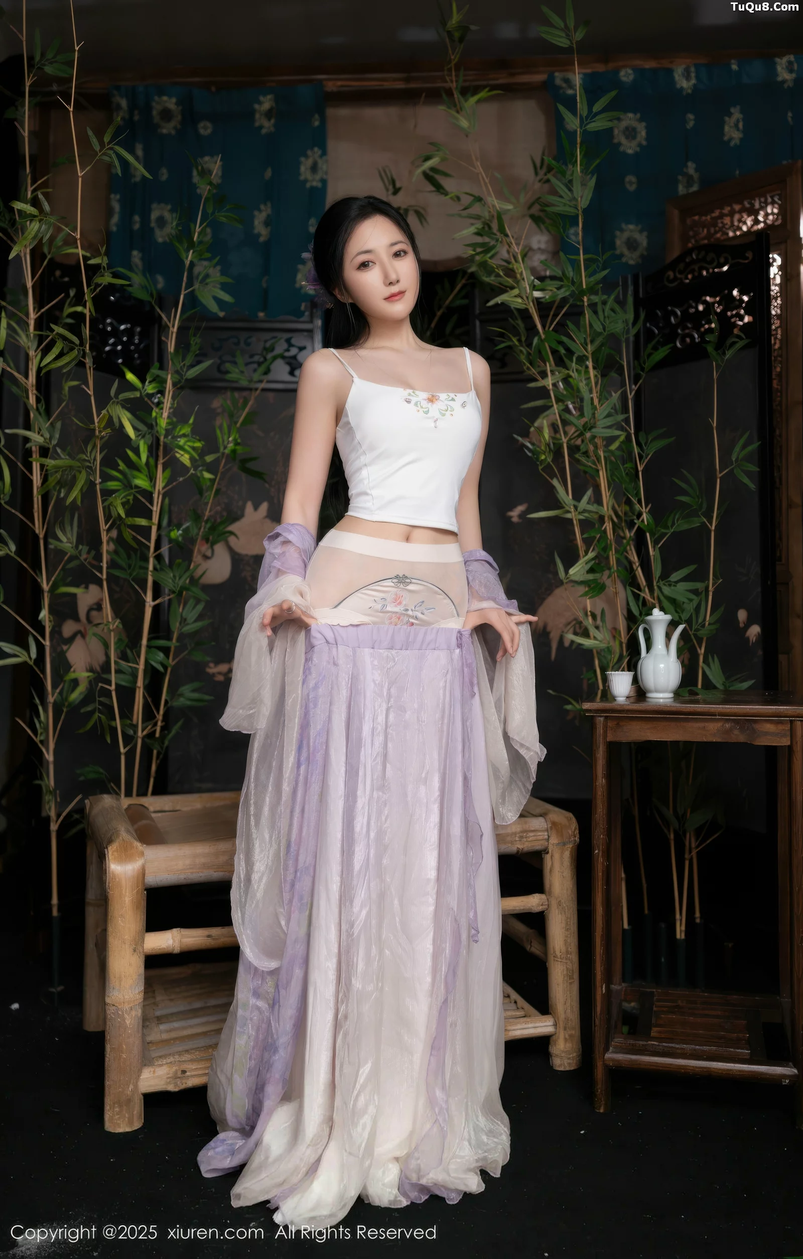 [[XiuRen秀人网]秀人网]No.10737_模特鱼子酱Fish性感紫色连衣裙配白色丝袜秀曼妙身姿诱惑写真74P