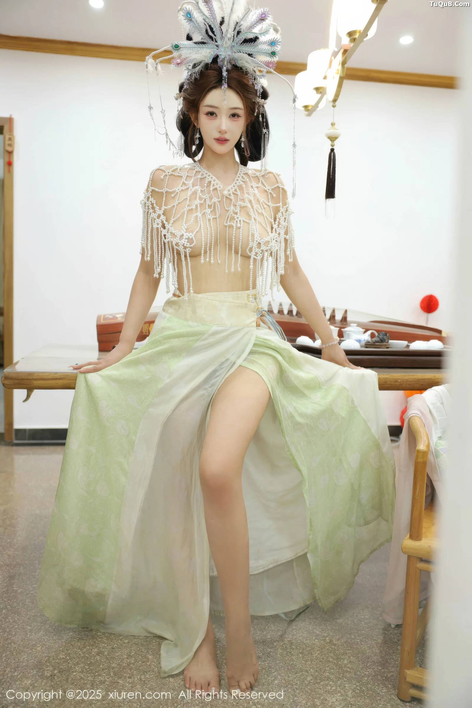 [[XiuRen秀人网]秀人网]No.10736_模特金允希Yuki性感浅色古装薄纱服饰秀丰腴身材迷人诱惑写真80P