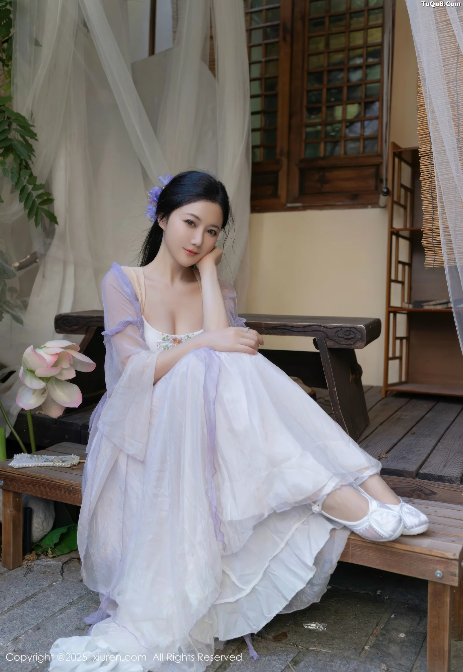 [[XiuRen秀人网]秀人网]No.10737_模特鱼子酱Fish性感紫色连衣裙配白色丝袜秀曼妙身姿诱惑写真74P