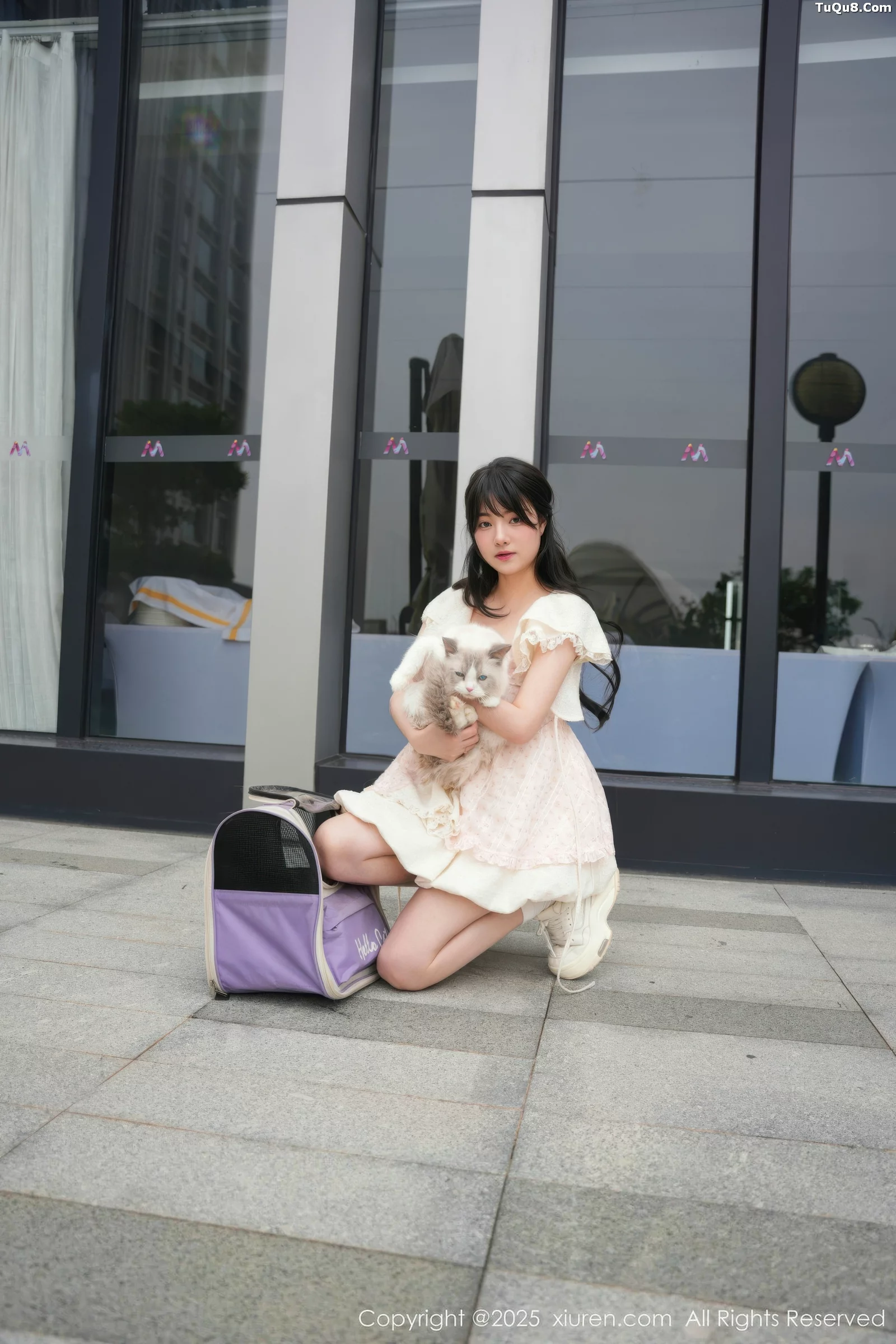 [[XiuRen秀人网]秀人网]No.10734_模特软情性感浅色连衣短裙配白色腿袜秀翘臀模特撩人诱惑写真75P