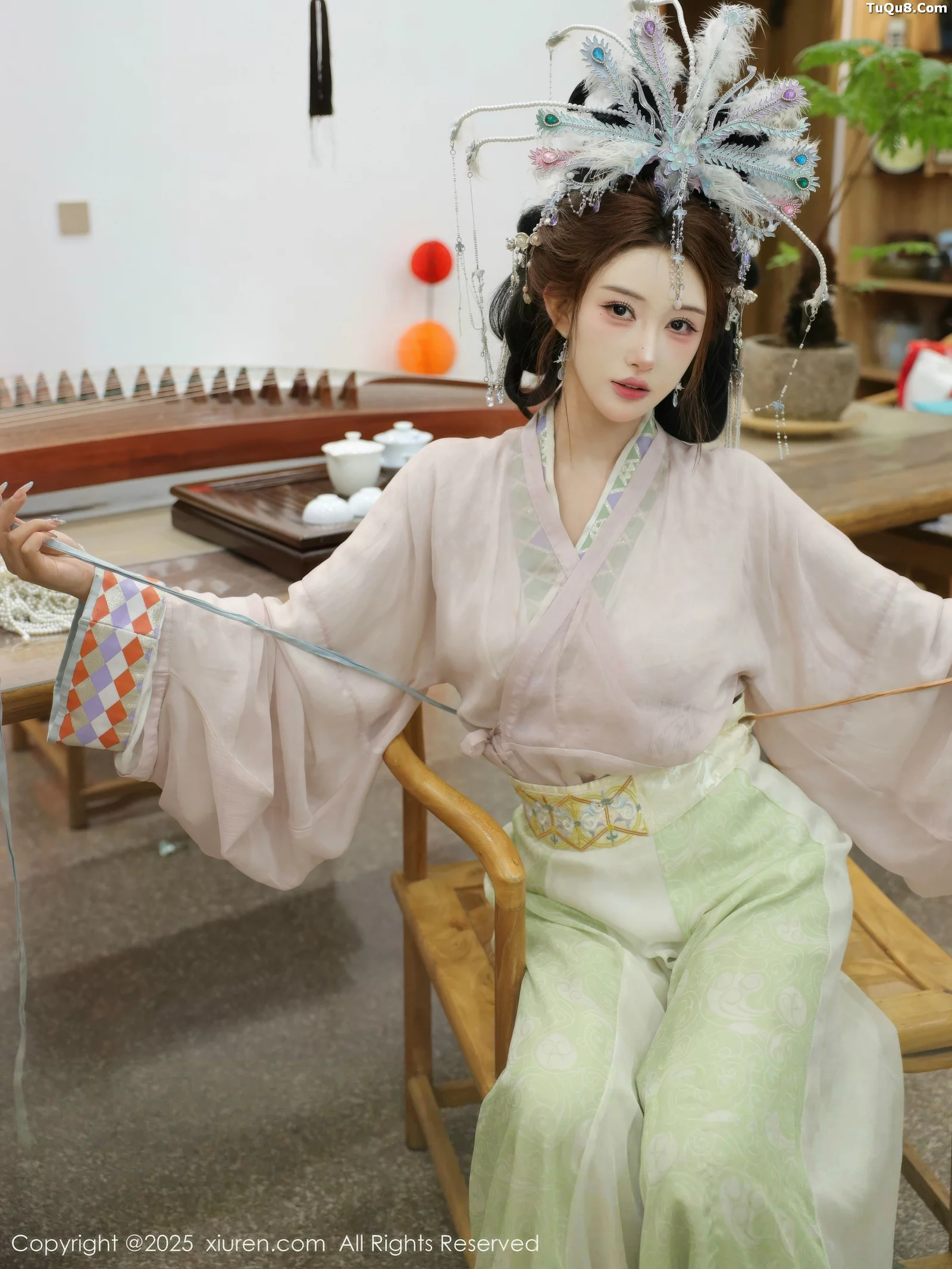 [[XiuRen秀人网]秀人网]No.10736_模特金允希Yuki性感浅色古装薄纱服饰秀丰腴身材迷人诱惑写真80P