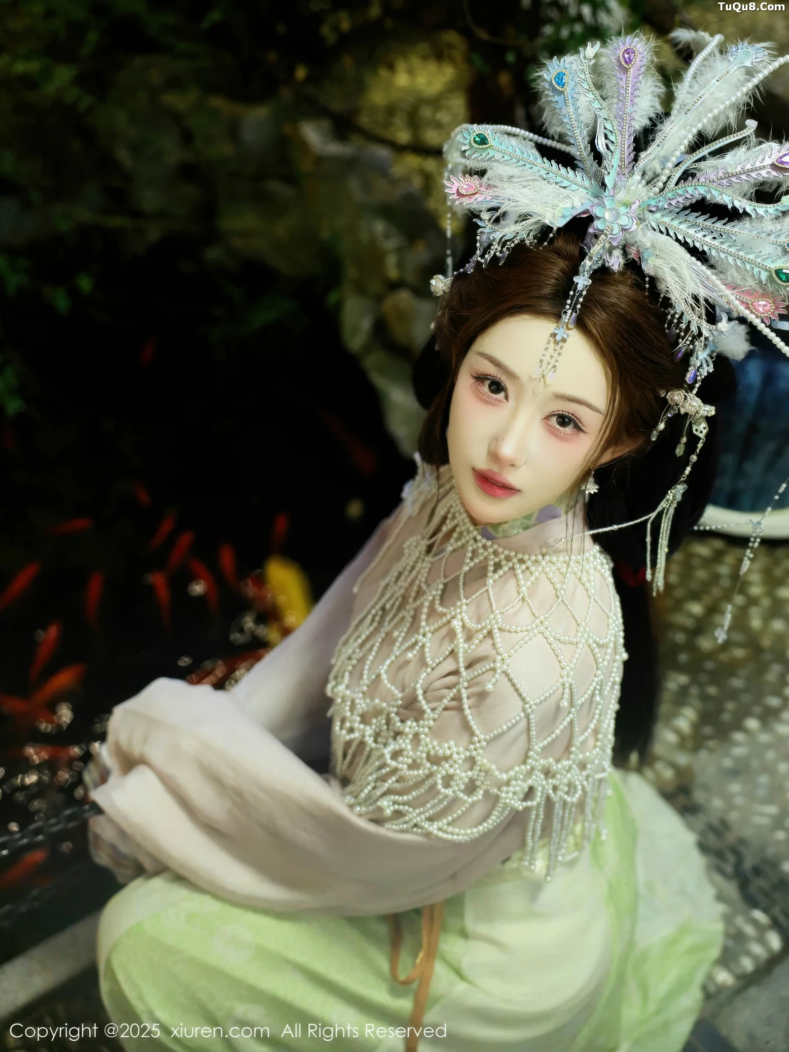 [[XiuRen秀人网]秀人网]No.10736_模特金允希Yuki性感浅色古装薄纱服饰秀丰腴身材迷人诱惑写真80P