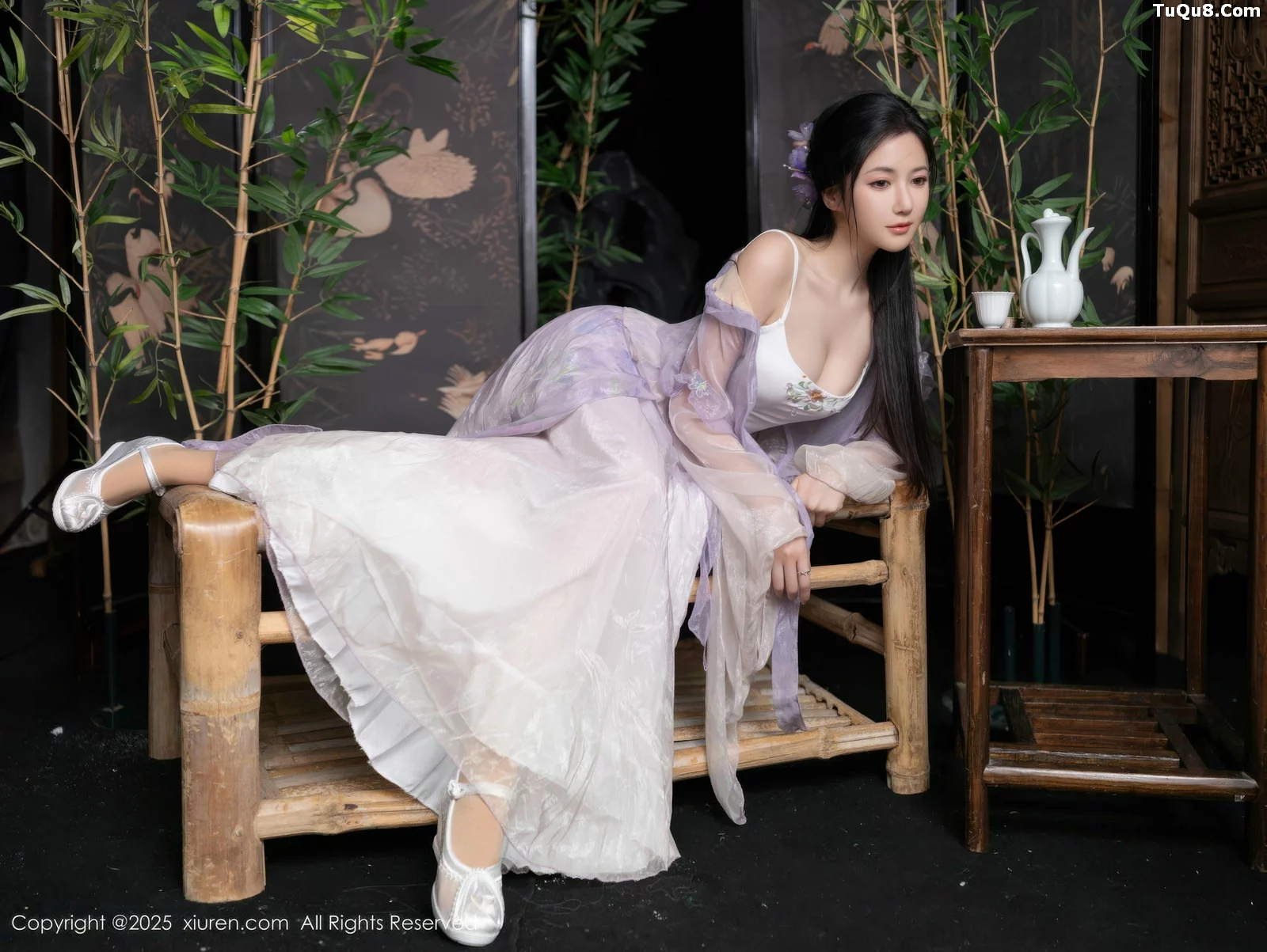 [[XiuRen秀人网]秀人网]No.10737_模特鱼子酱Fish性感紫色连衣裙配白色丝袜秀曼妙身姿诱惑写真74P