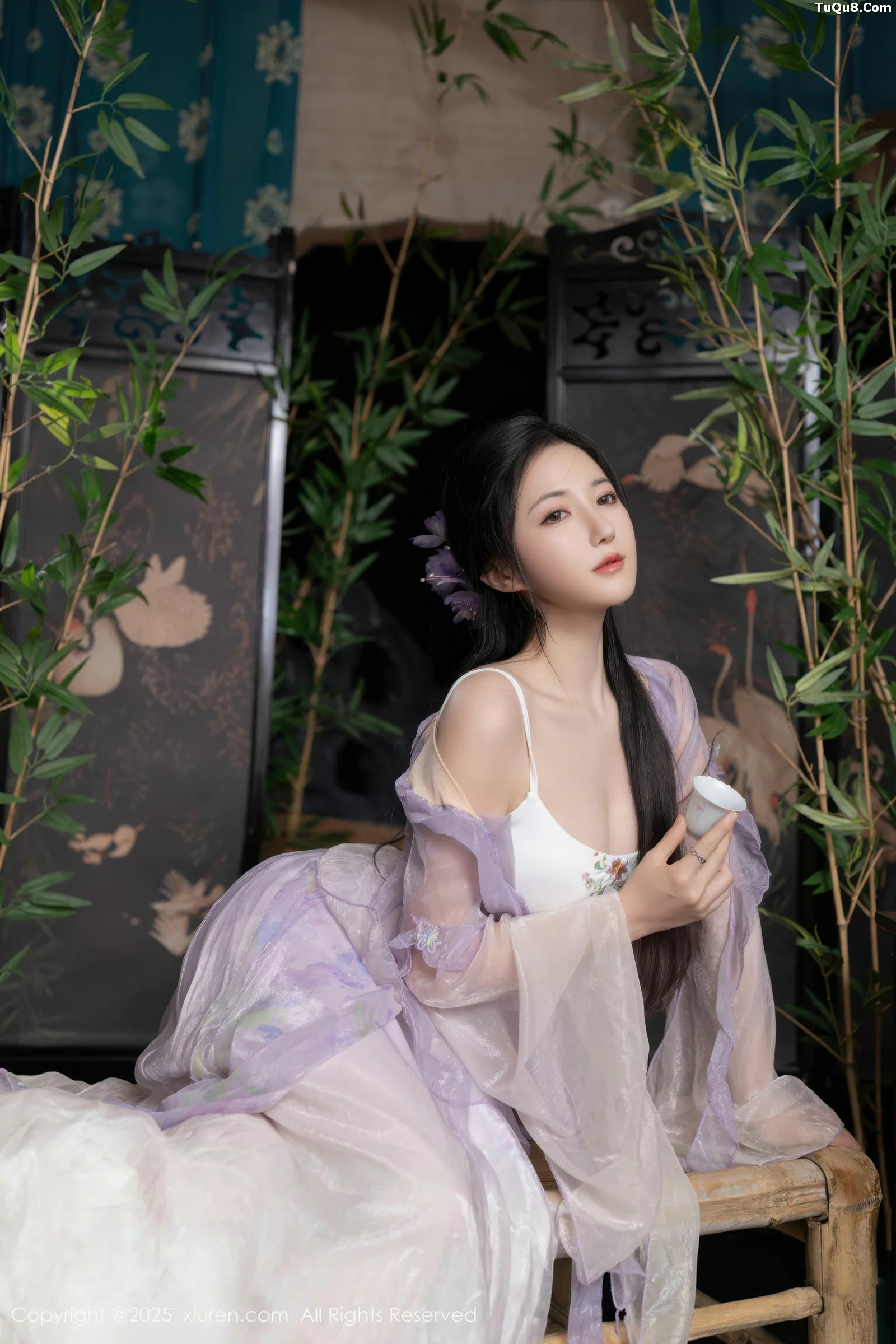 [[XiuRen秀人网]秀人网]No.10737_模特鱼子酱Fish性感紫色连衣裙配白色丝袜秀曼妙身姿诱惑写真74P