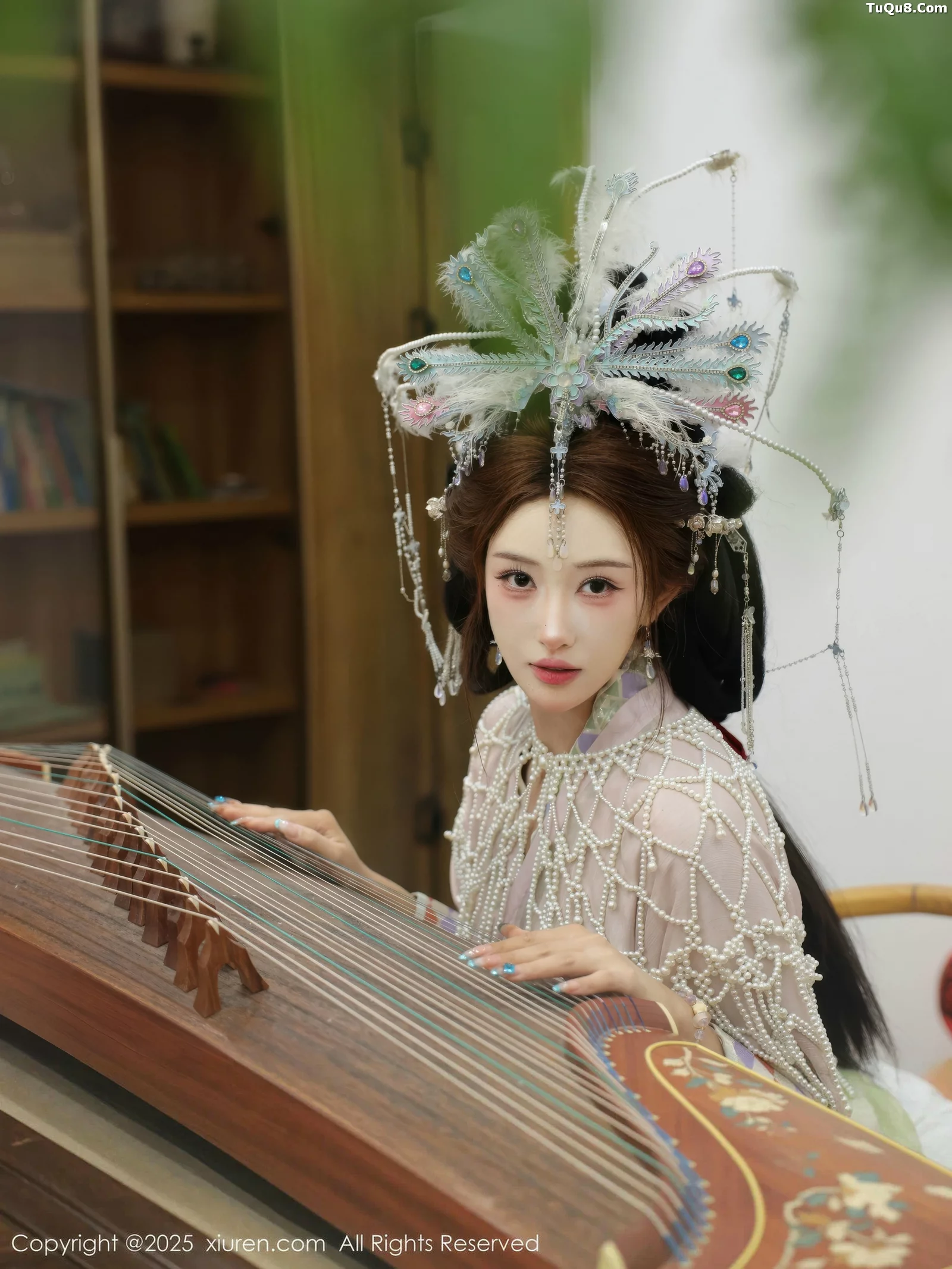 [[XiuRen秀人网]秀人网]No.10736_模特金允希Yuki性感浅色古装薄纱服饰秀丰腴身材迷人诱惑写真80P