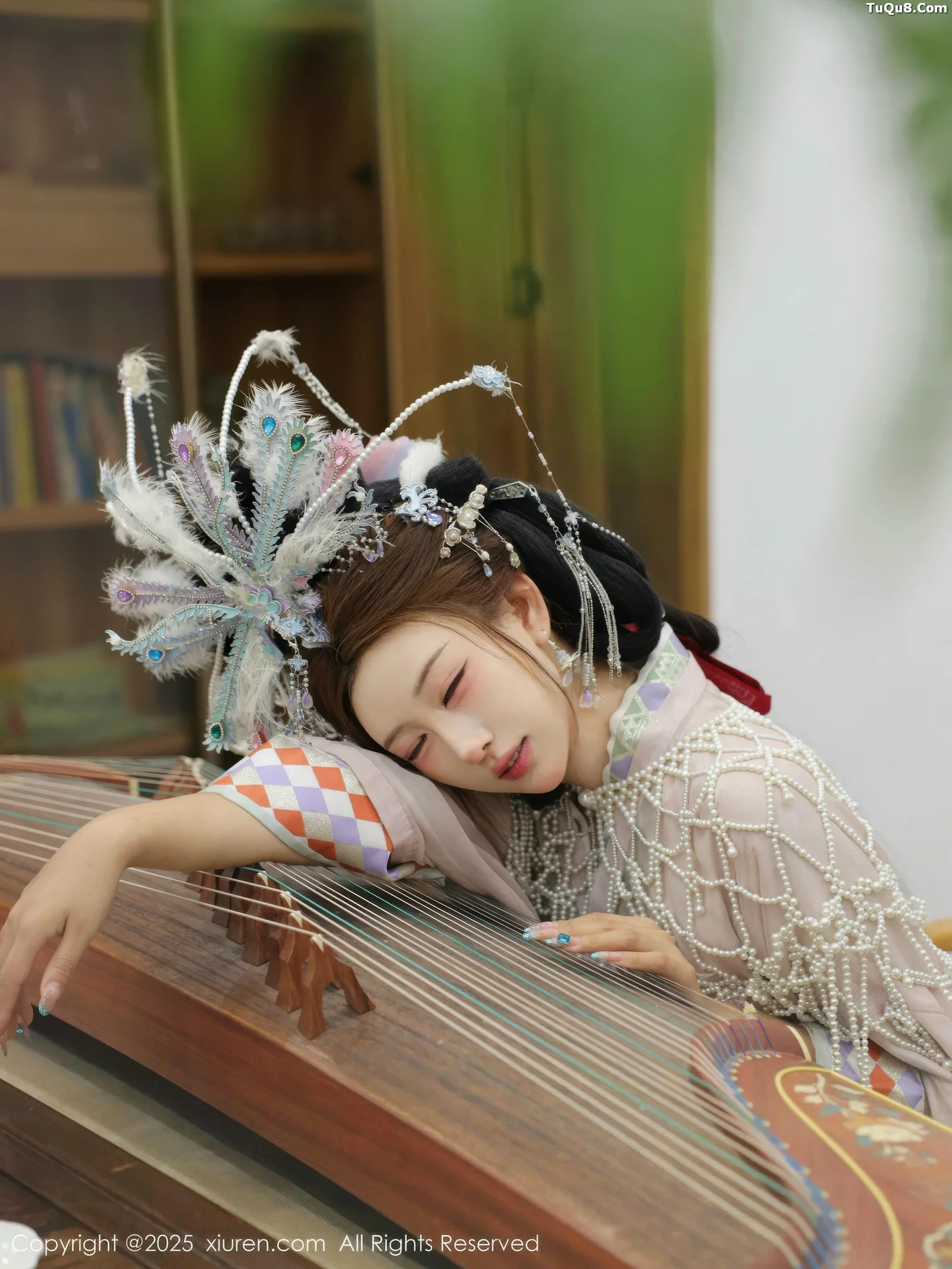 [[XiuRen秀人网]秀人网]No.10736_模特金允希Yuki性感浅色古装薄纱服饰秀丰腴身材迷人诱惑写真80P