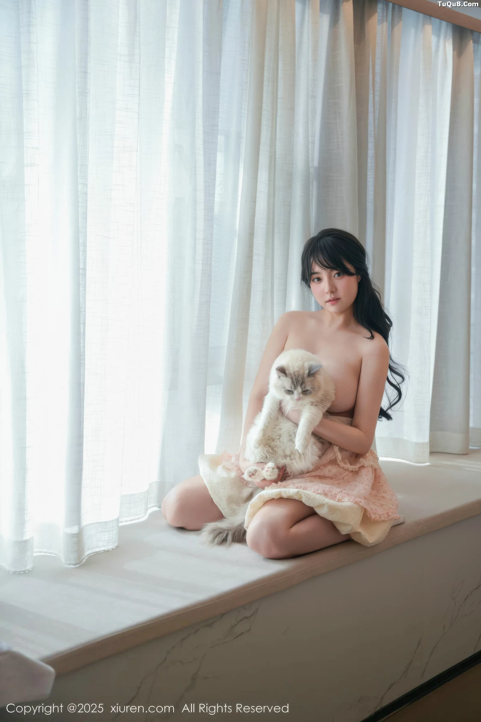 [[XiuRen秀人网]秀人网]No.10734_模特软情性感浅色连衣短裙配白色腿袜秀翘臀模特撩人诱惑写真75P