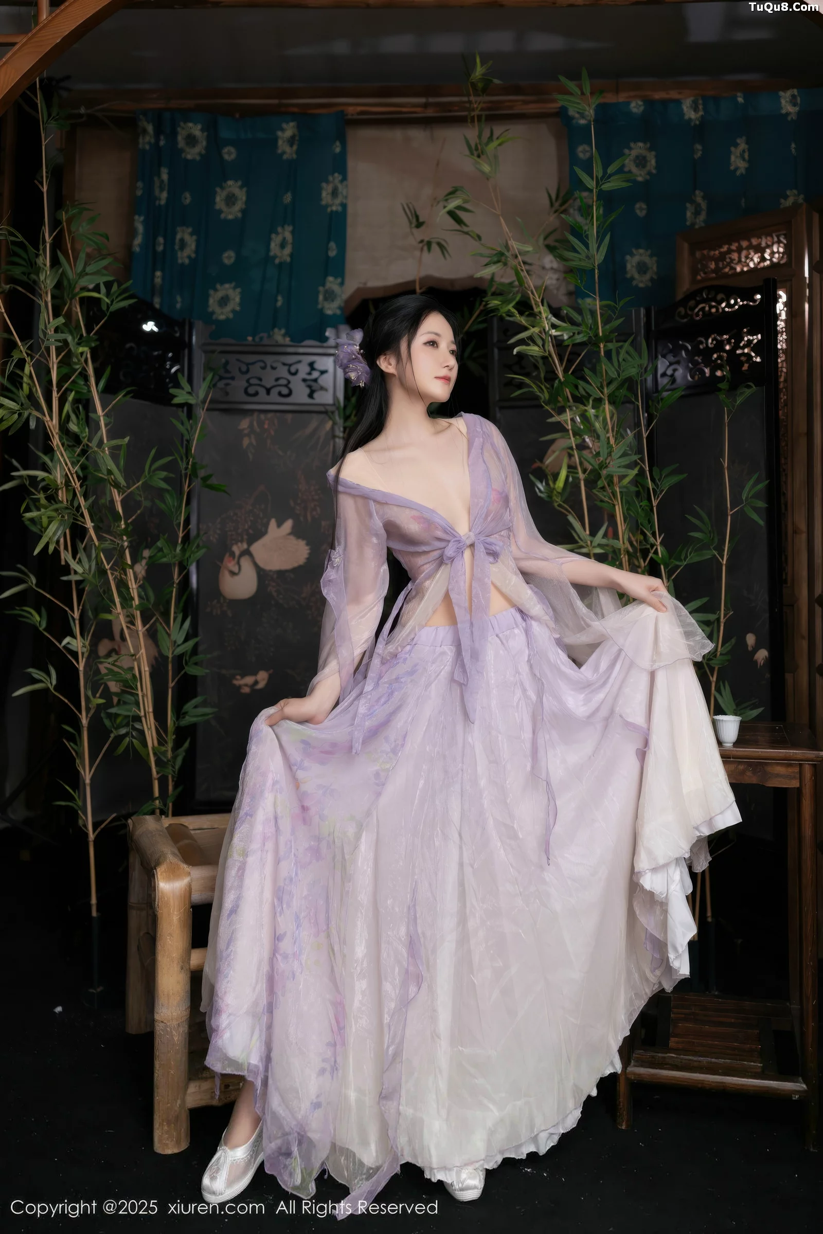 [[XiuRen秀人网]秀人网]No.10737_模特鱼子酱Fish性感紫色连衣裙配白色丝袜秀曼妙身姿诱惑写真74P