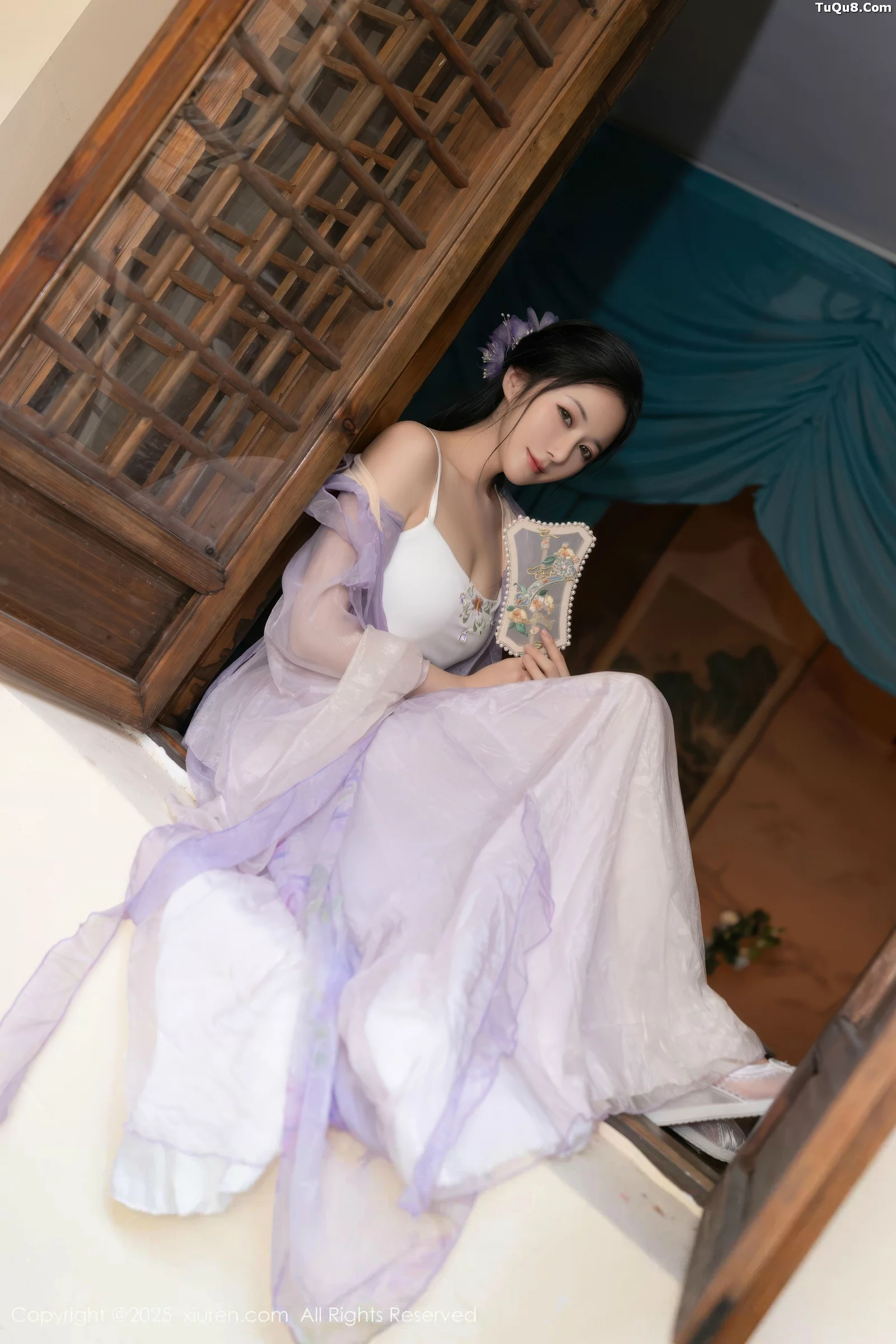 [[XiuRen秀人网]秀人网]No.10737_模特鱼子酱Fish性感紫色连衣裙配白色丝袜秀曼妙身姿诱惑写真74P