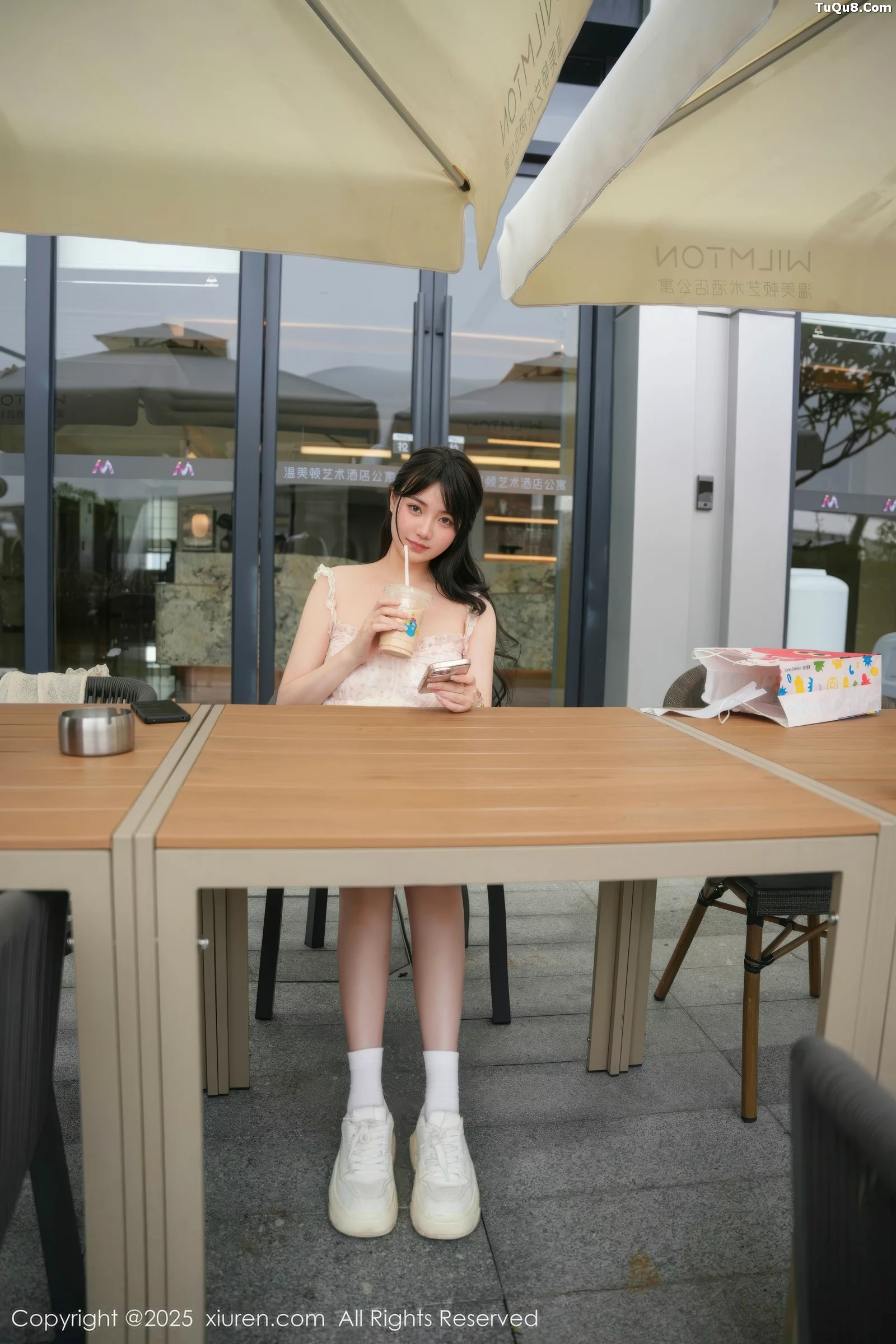 [[XiuRen秀人网]秀人网]No.10734_模特软情性感浅色连衣短裙配白色腿袜秀翘臀模特撩人诱惑写真75P