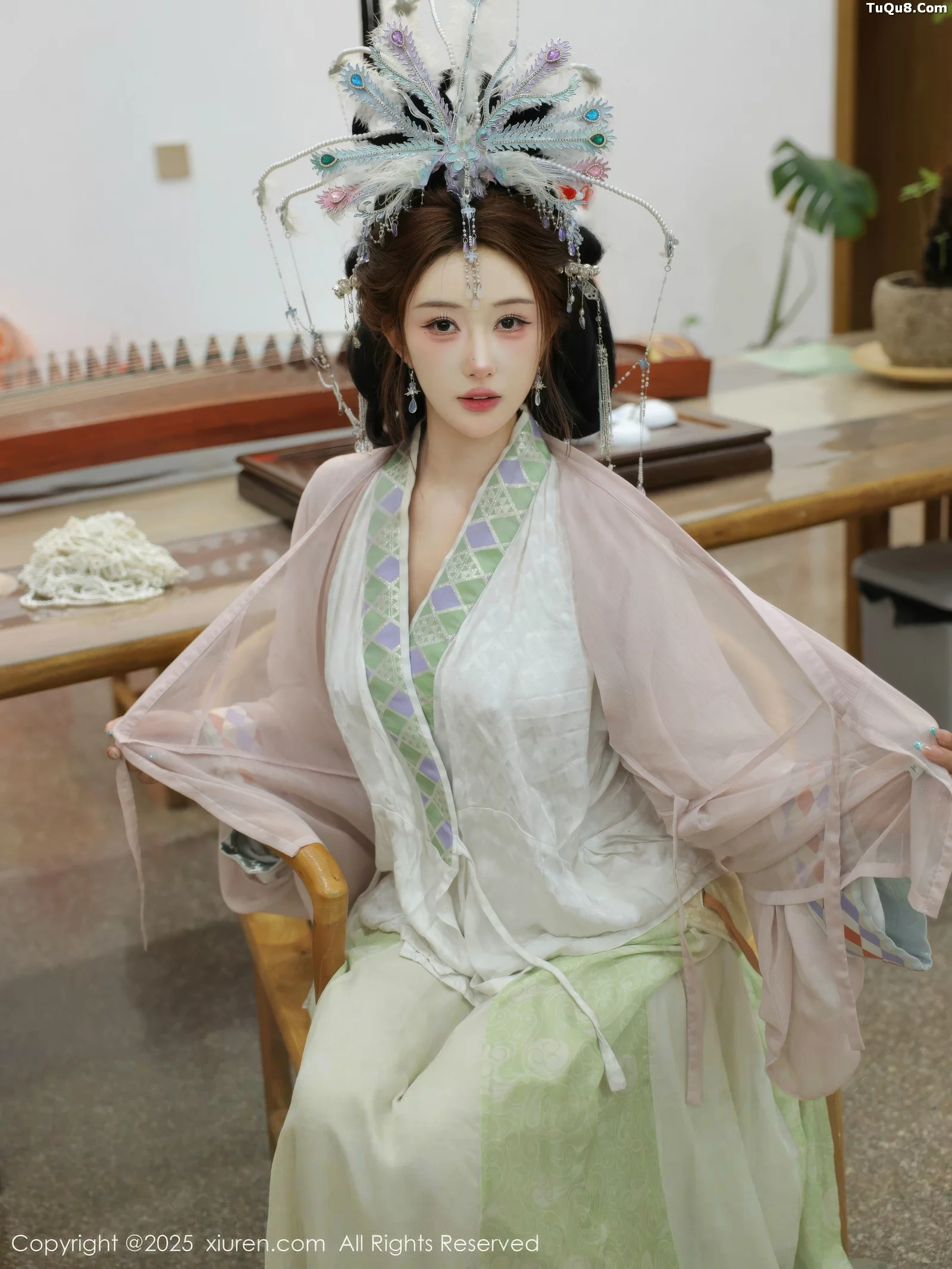 [[XiuRen秀人网]秀人网]No.10736_模特金允希Yuki性感浅色古装薄纱服饰秀丰腴身材迷人诱惑写真80P