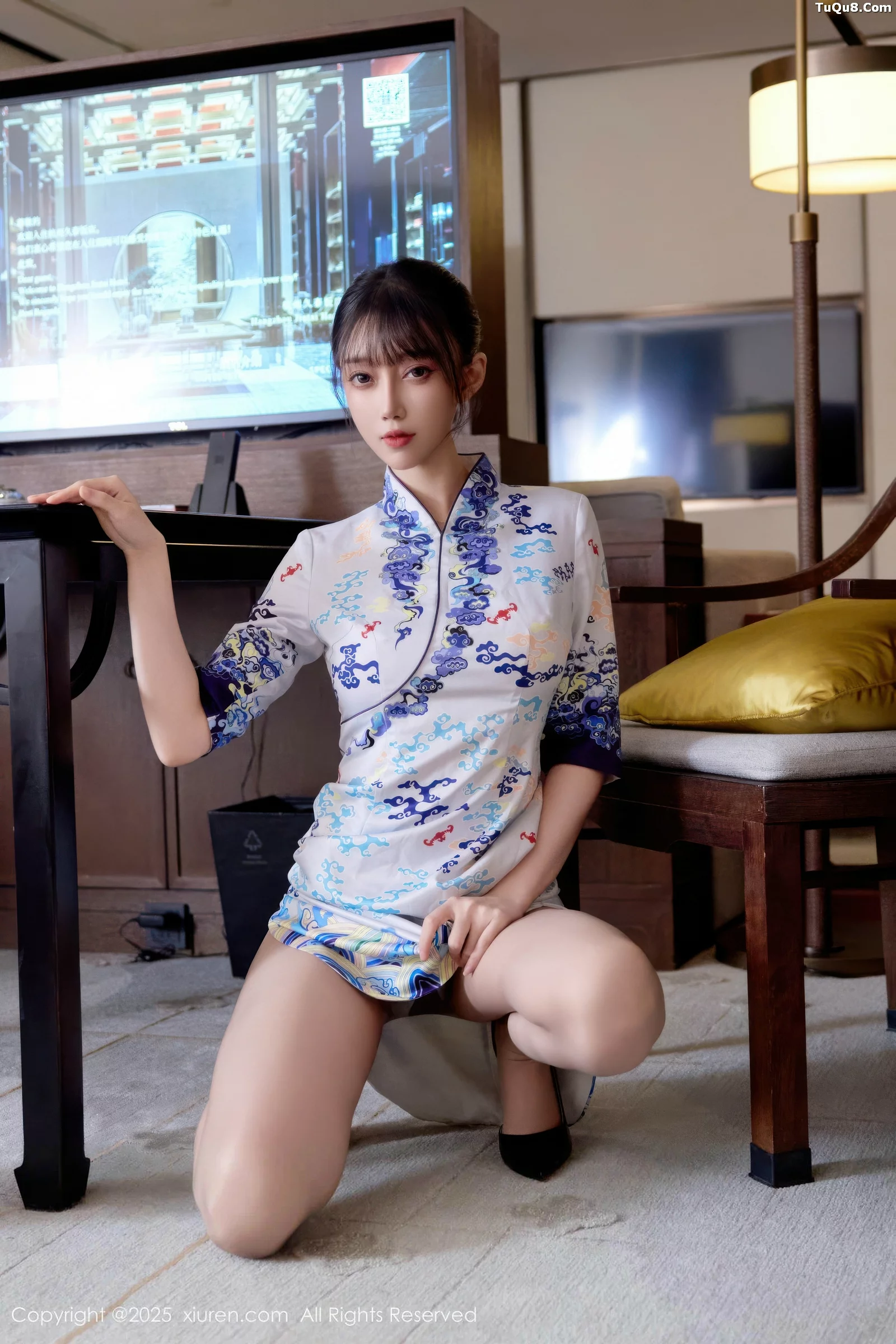 [[XiuRen秀人网]秀人网]No.10741_模特玥儿玥er性感空姐制服旗袍配超薄肉色秀完美身材诱惑写真75P