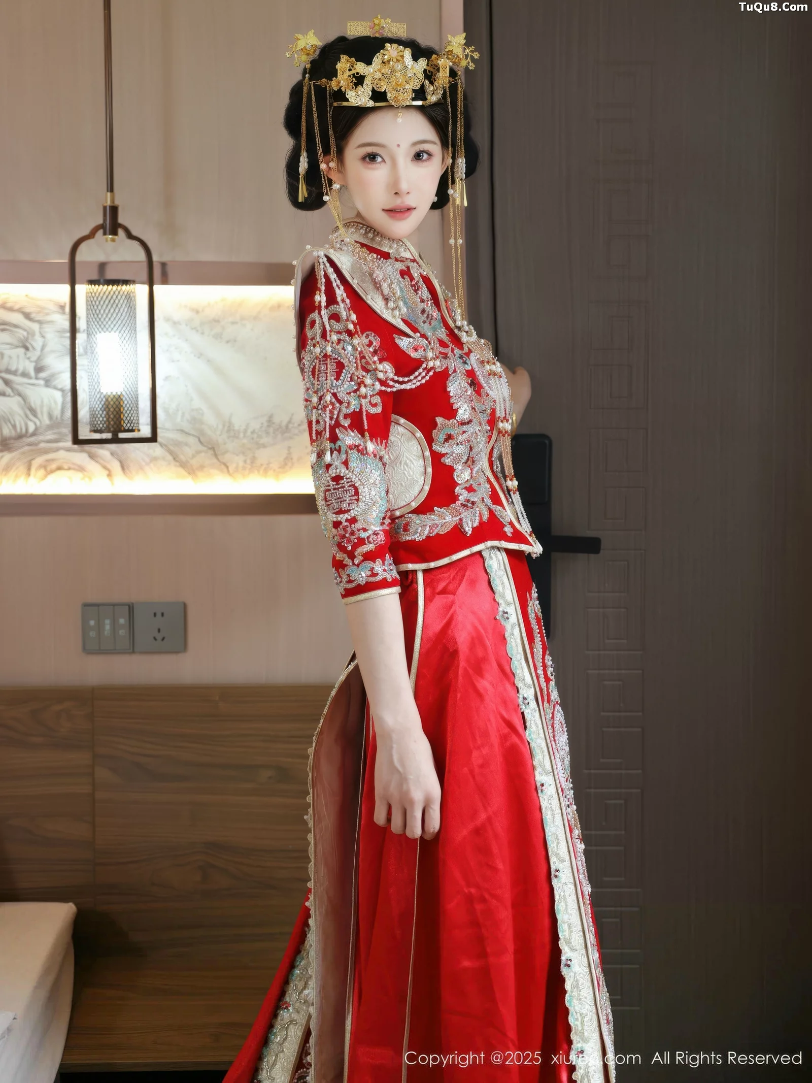 [[XiuRen秀人网]秀人网]No.10742_模特梨霜儿性感红色新娘服饰配肉色丝袜秀丰腴身材迷人诱惑写真84P