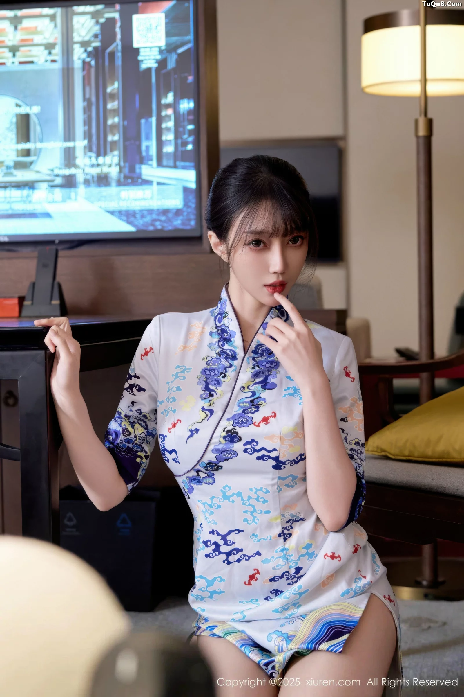 [[XiuRen秀人网]秀人网]No.10741_模特玥儿玥er性感空姐制服旗袍配超薄肉色秀完美身材诱惑写真75P