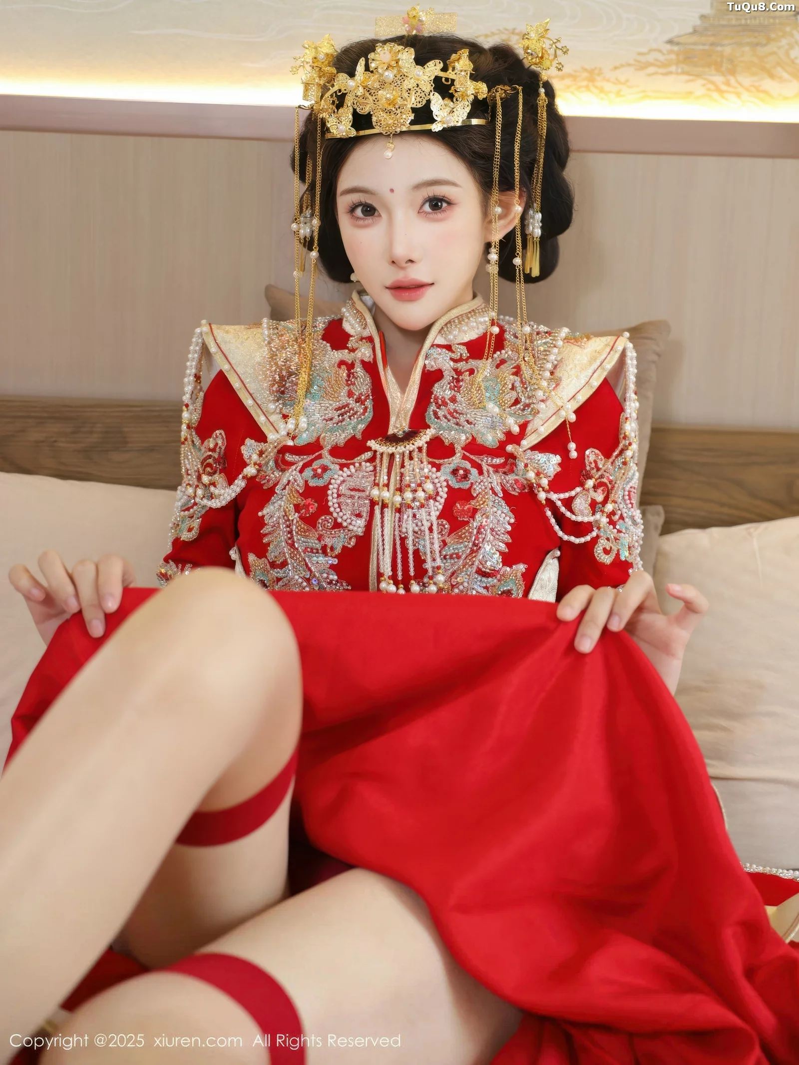 [[XiuRen秀人网]秀人网]No.10742_模特梨霜儿性感红色新娘服饰配肉色丝袜秀丰腴身材迷人诱惑写真84P