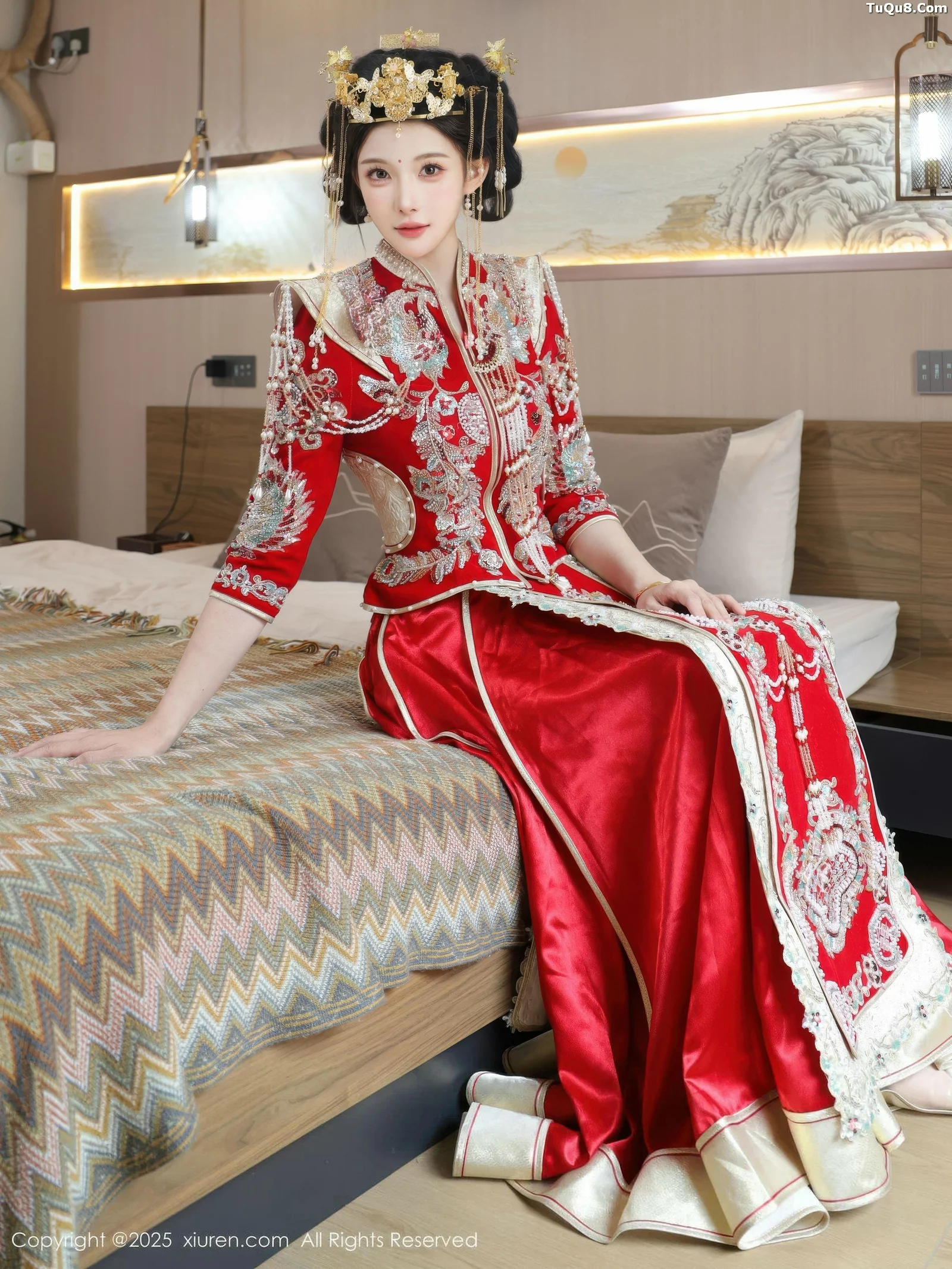 [[XiuRen秀人网]秀人网]No.10742_模特梨霜儿性感红色新娘服饰配肉色丝袜秀丰腴身材迷人诱惑写真84P