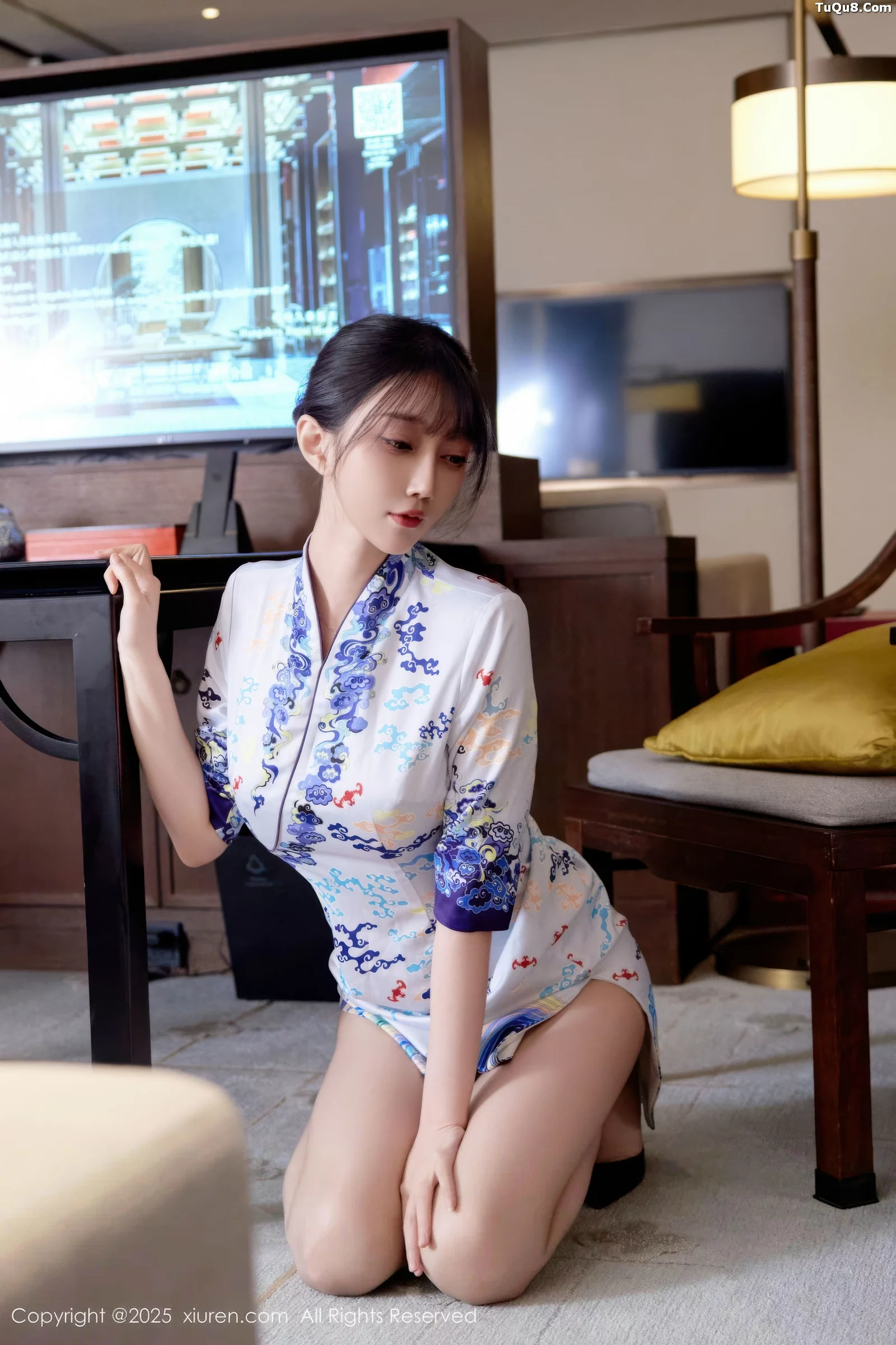 [[XiuRen秀人网]秀人网]No.10741_模特玥儿玥er性感空姐制服旗袍配超薄肉色秀完美身材诱惑写真75P