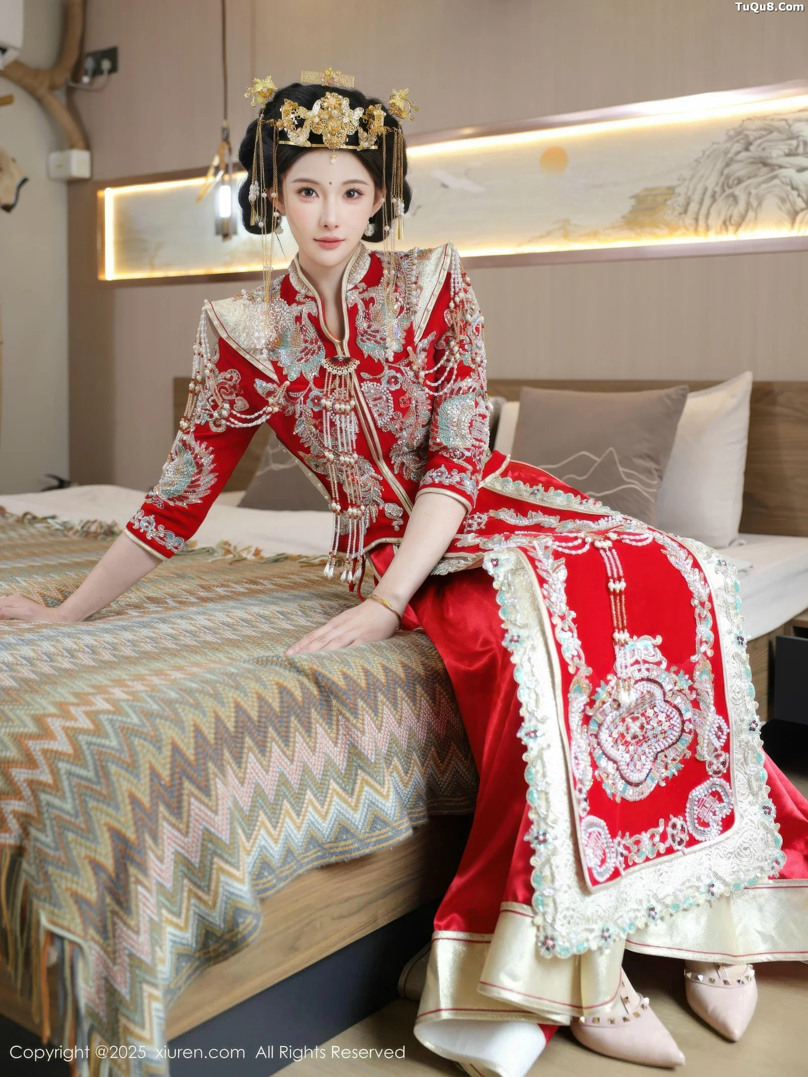 [[XiuRen秀人网]秀人网]No.10742_模特梨霜儿性感红色新娘服饰配肉色丝袜秀丰腴身材迷人诱惑写真84P