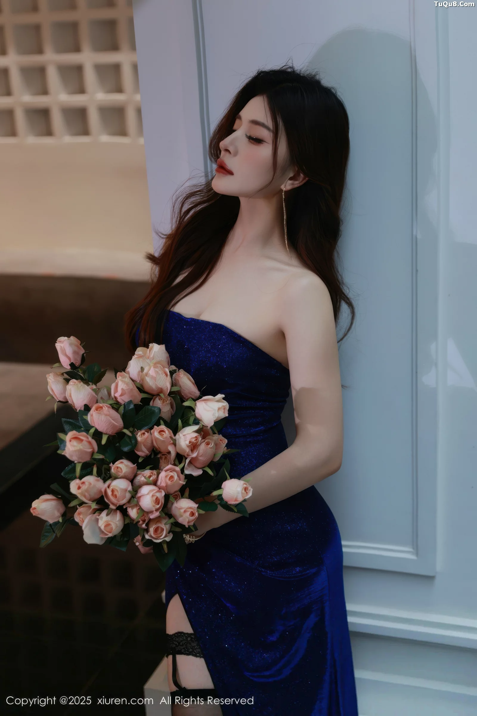 [[XiuRen秀人网]秀人网]No.10740_模特阿依莎性感蓝色连衣裙露蓝色内衣配黑丝袜秀曼妙身材诱惑写真71P