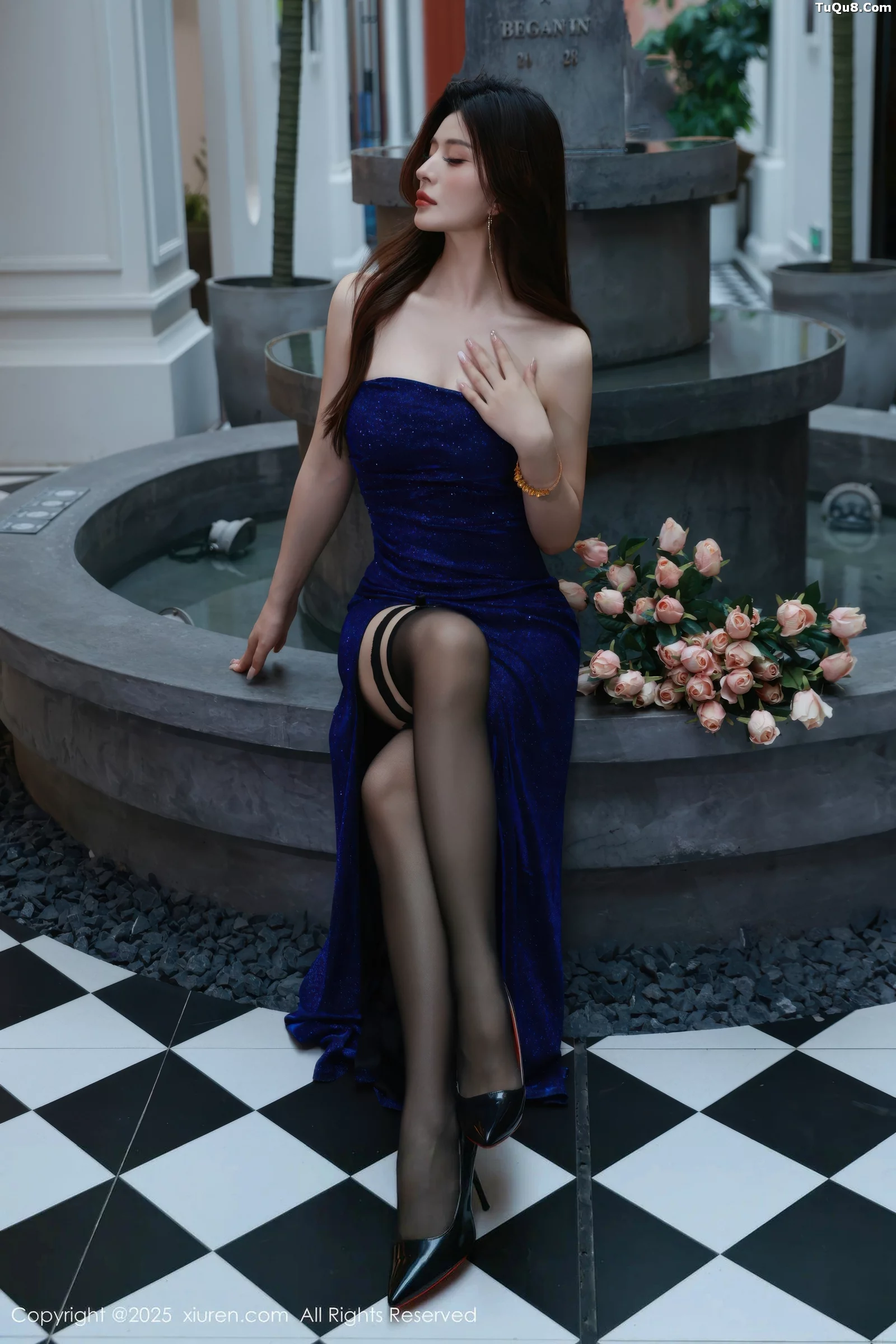 [[XiuRen秀人网]秀人网]No.10740_模特阿依莎性感蓝色连衣裙露蓝色内衣配黑丝袜秀曼妙身材诱惑写真71P