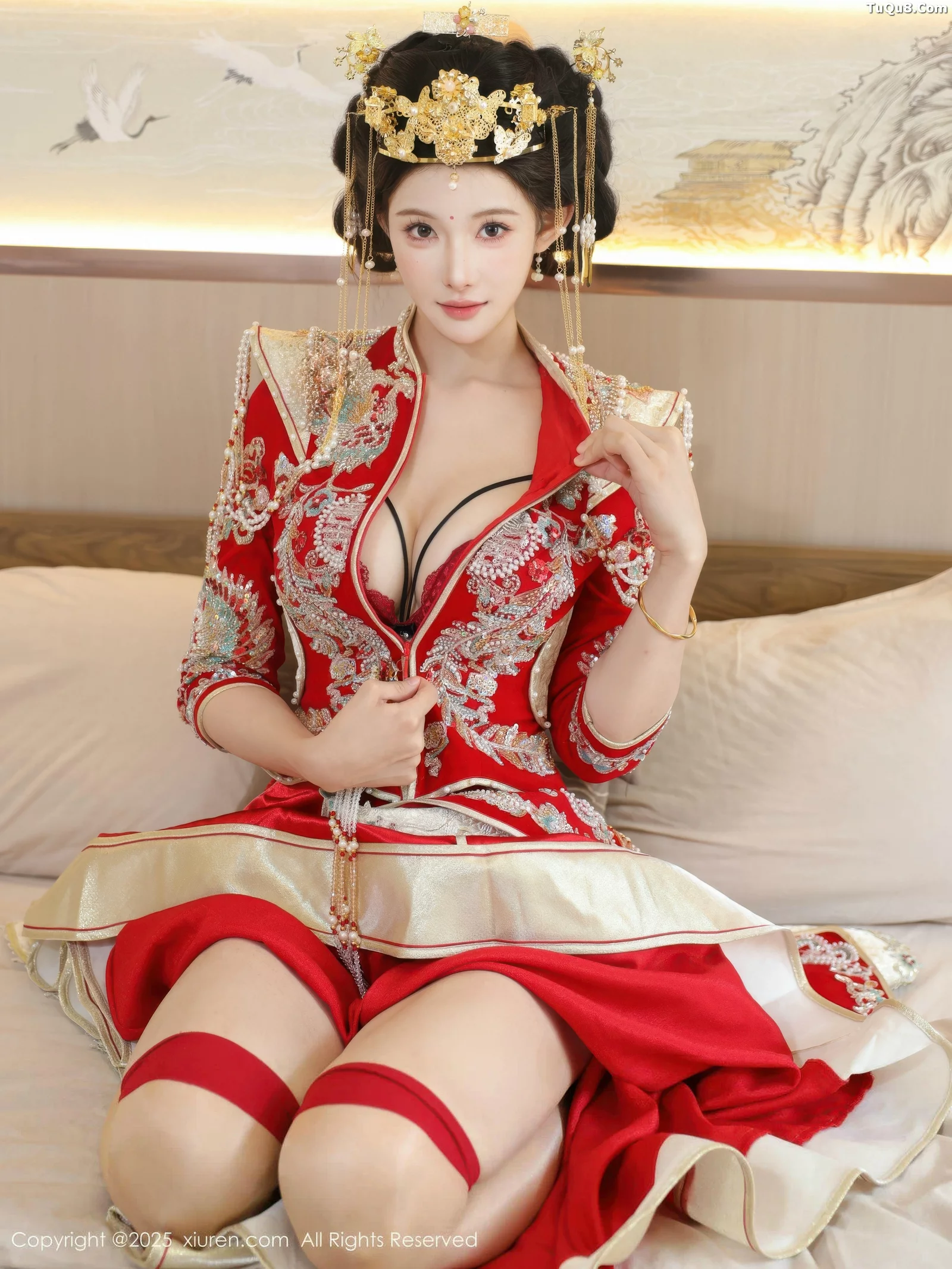 [[XiuRen秀人网]秀人网]No.10742_模特梨霜儿性感红色新娘服饰配肉色丝袜秀丰腴身材迷人诱惑写真84P