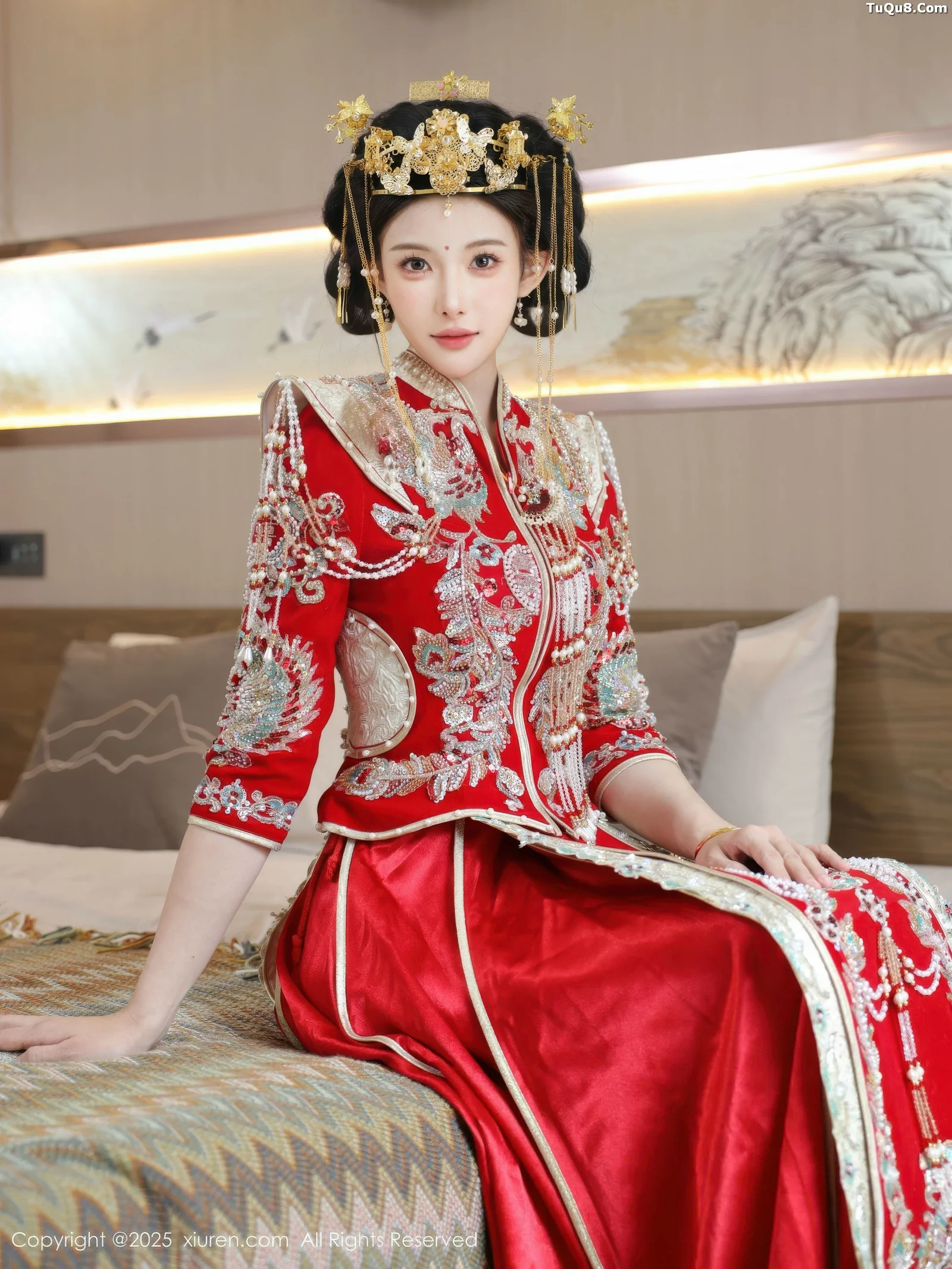 [[XiuRen秀人网]秀人网]No.10742_模特梨霜儿性感红色新娘服饰配肉色丝袜秀丰腴身材迷人诱惑写真84P