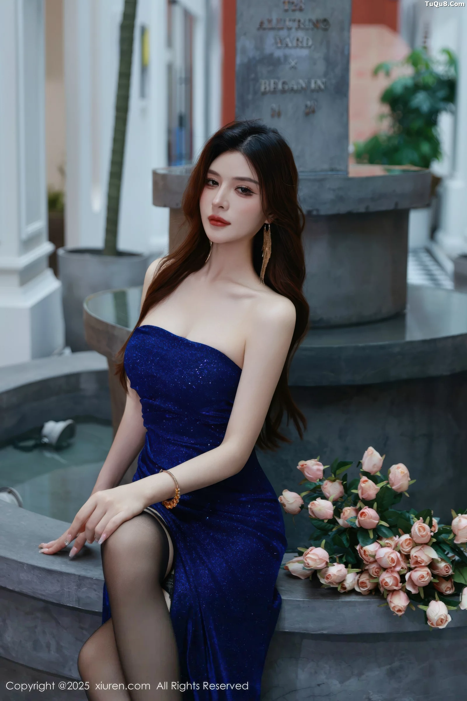 [[XiuRen秀人网]秀人网]No.10740_模特阿依莎性感蓝色连衣裙露蓝色内衣配黑丝袜秀曼妙身材诱惑写真71P