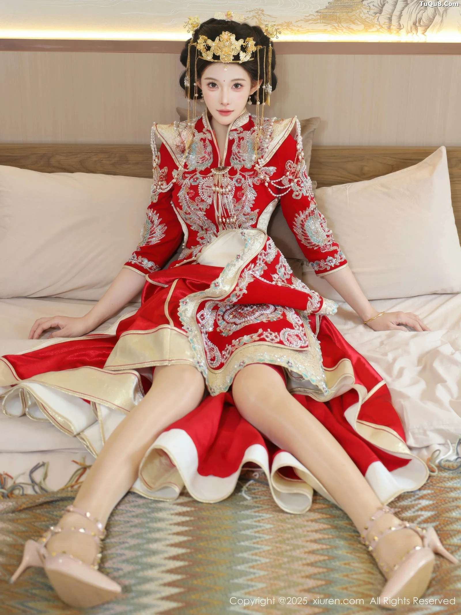 [[XiuRen秀人网]秀人网]No.10742_模特梨霜儿性感红色新娘服饰配肉色丝袜秀丰腴身材迷人诱惑写真84P