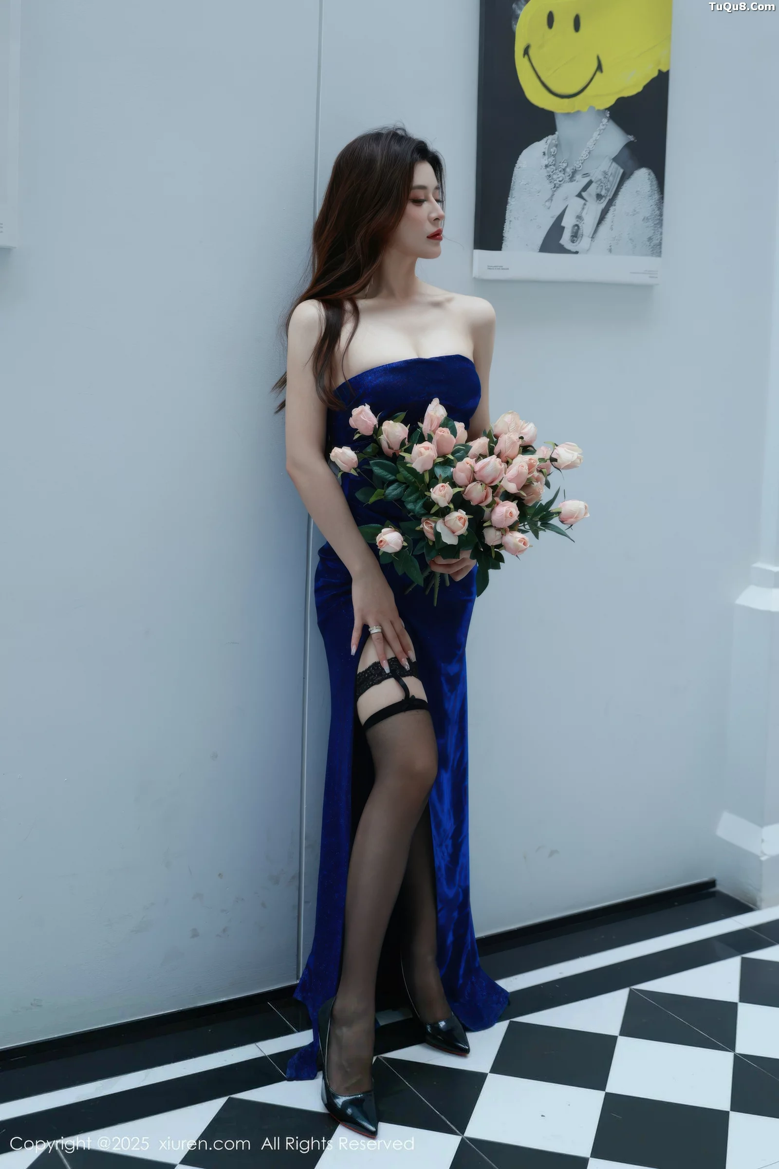 [[XiuRen秀人网]秀人网]No.10740_模特阿依莎性感蓝色连衣裙露蓝色内衣配黑丝袜秀曼妙身材诱惑写真71P