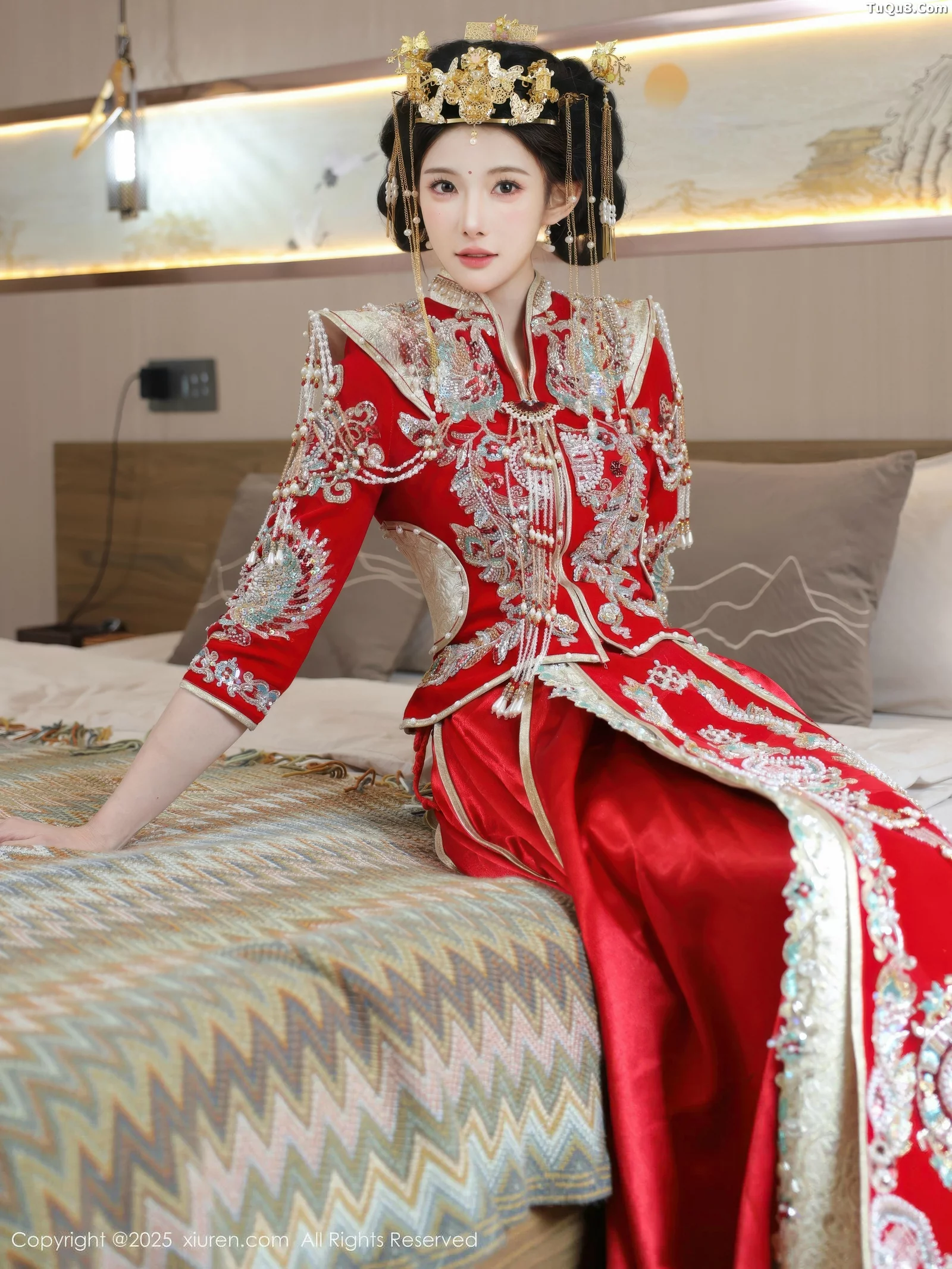 [[XiuRen秀人网]秀人网]No.10742_模特梨霜儿性感红色新娘服饰配肉色丝袜秀丰腴身材迷人诱惑写真84P