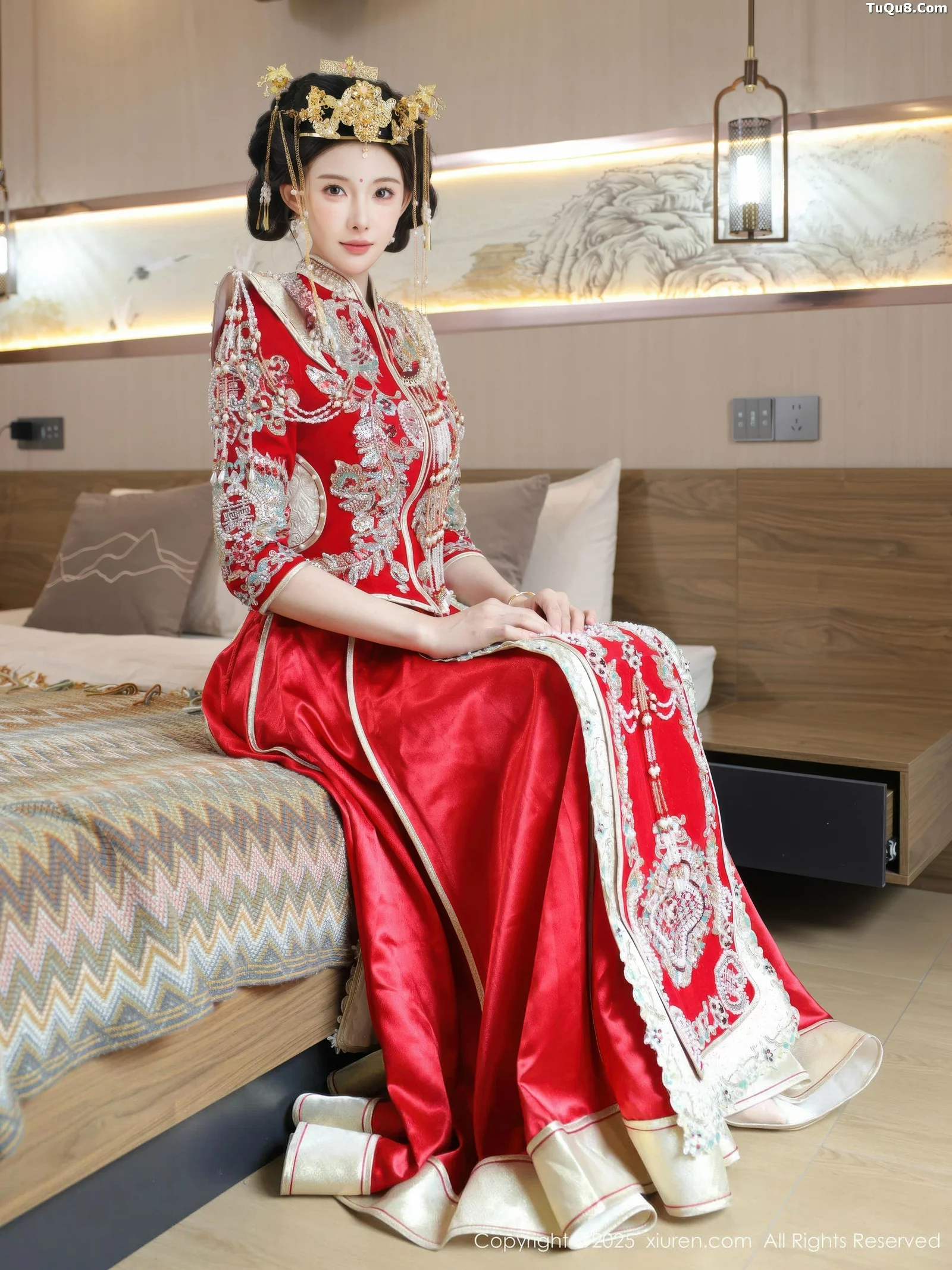 [[XiuRen秀人网]秀人网]No.10742_模特梨霜儿性感红色新娘服饰配肉色丝袜秀丰腴身材迷人诱惑写真84P