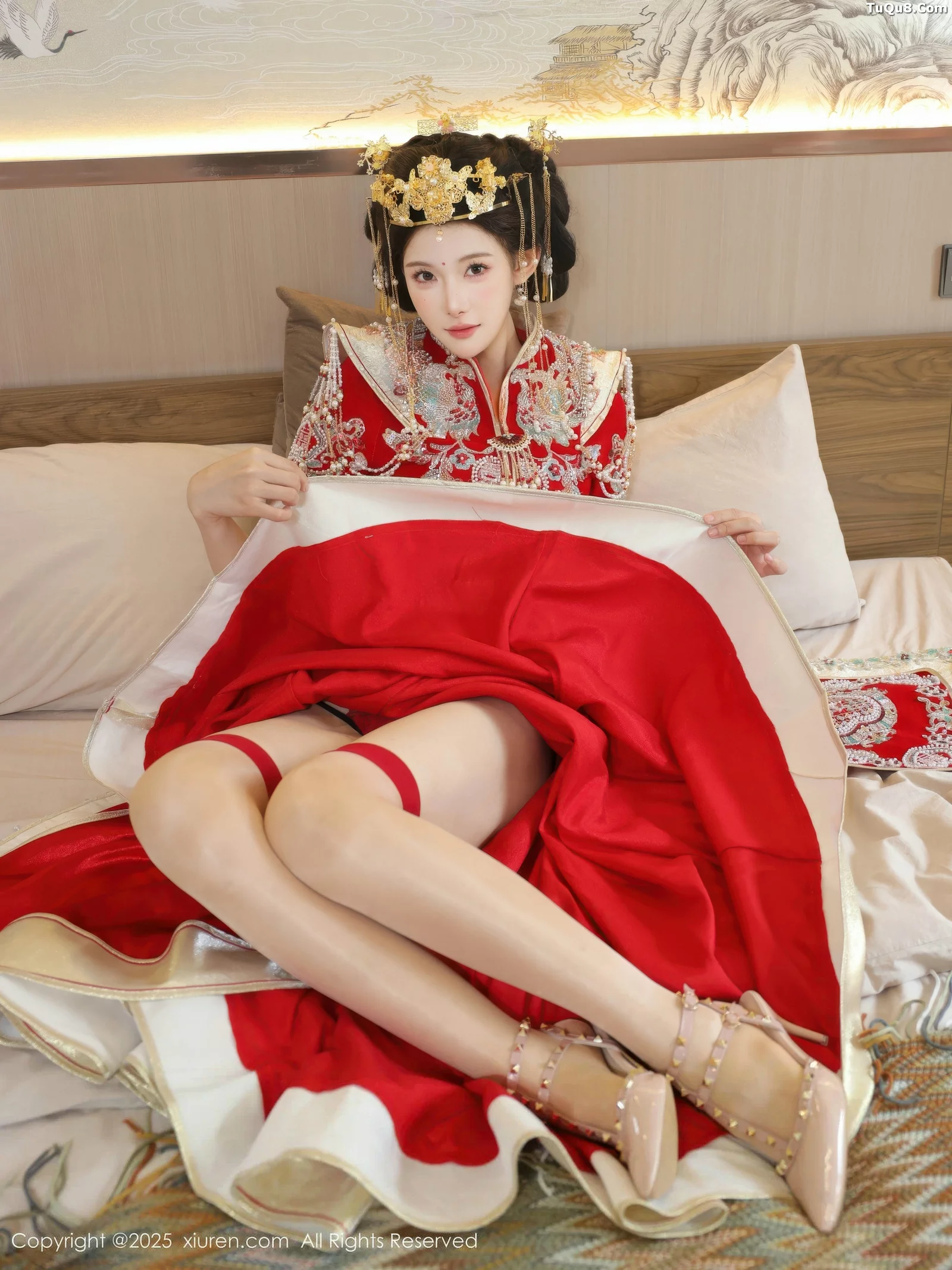 [[XiuRen秀人网]秀人网]No.10742_模特梨霜儿性感红色新娘服饰配肉色丝袜秀丰腴身材迷人诱惑写真84P