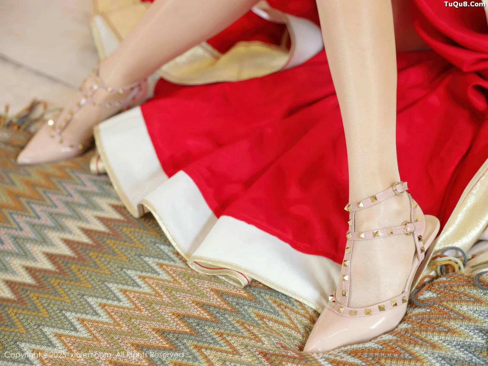 [[XiuRen秀人网]秀人网]No.10742_模特梨霜儿性感红色新娘服饰配肉色丝袜秀丰腴身材迷人诱惑写真84P