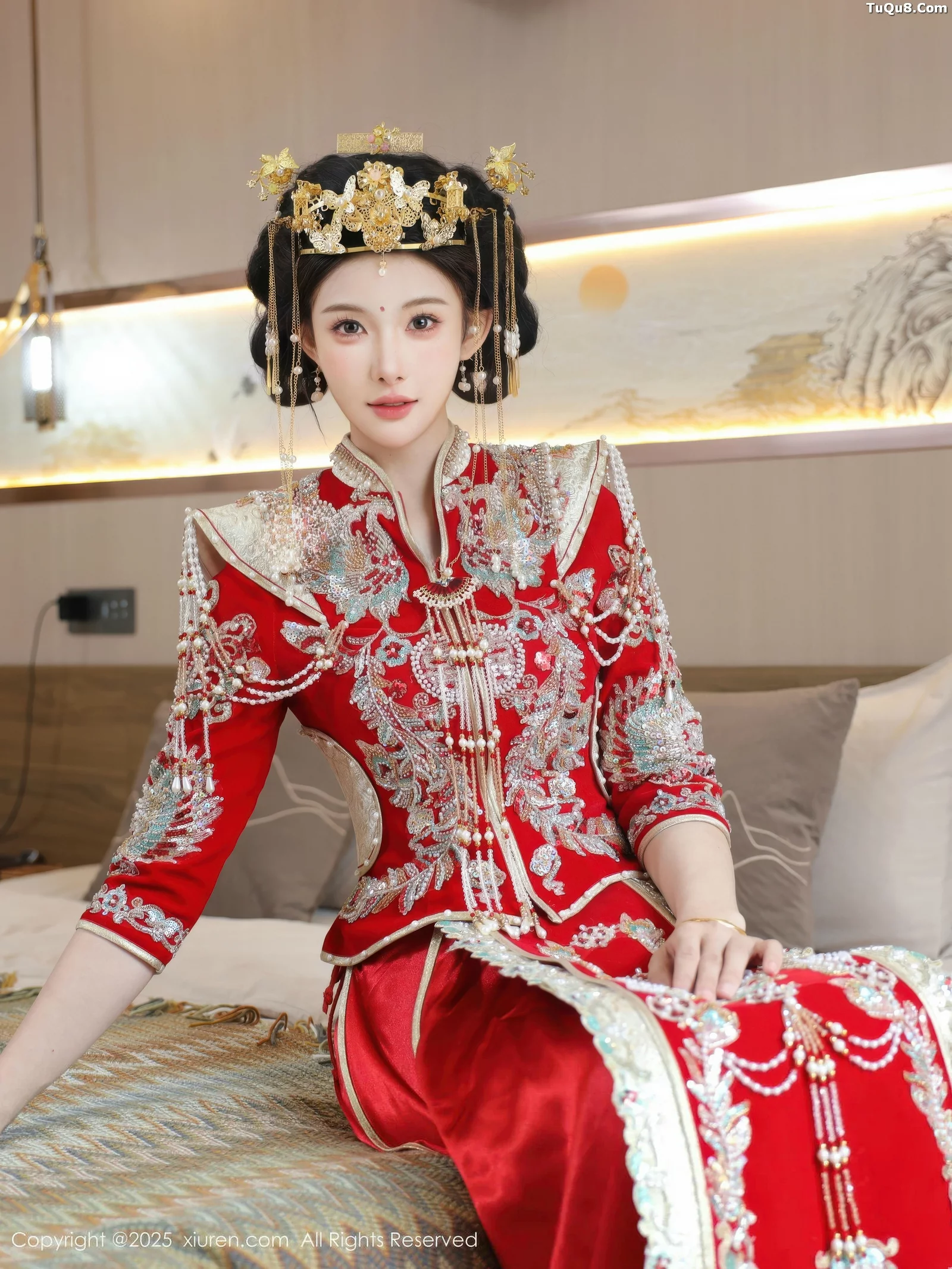 [[XiuRen秀人网]秀人网]No.10742_模特梨霜儿性感红色新娘服饰配肉色丝袜秀丰腴身材迷人诱惑写真84P