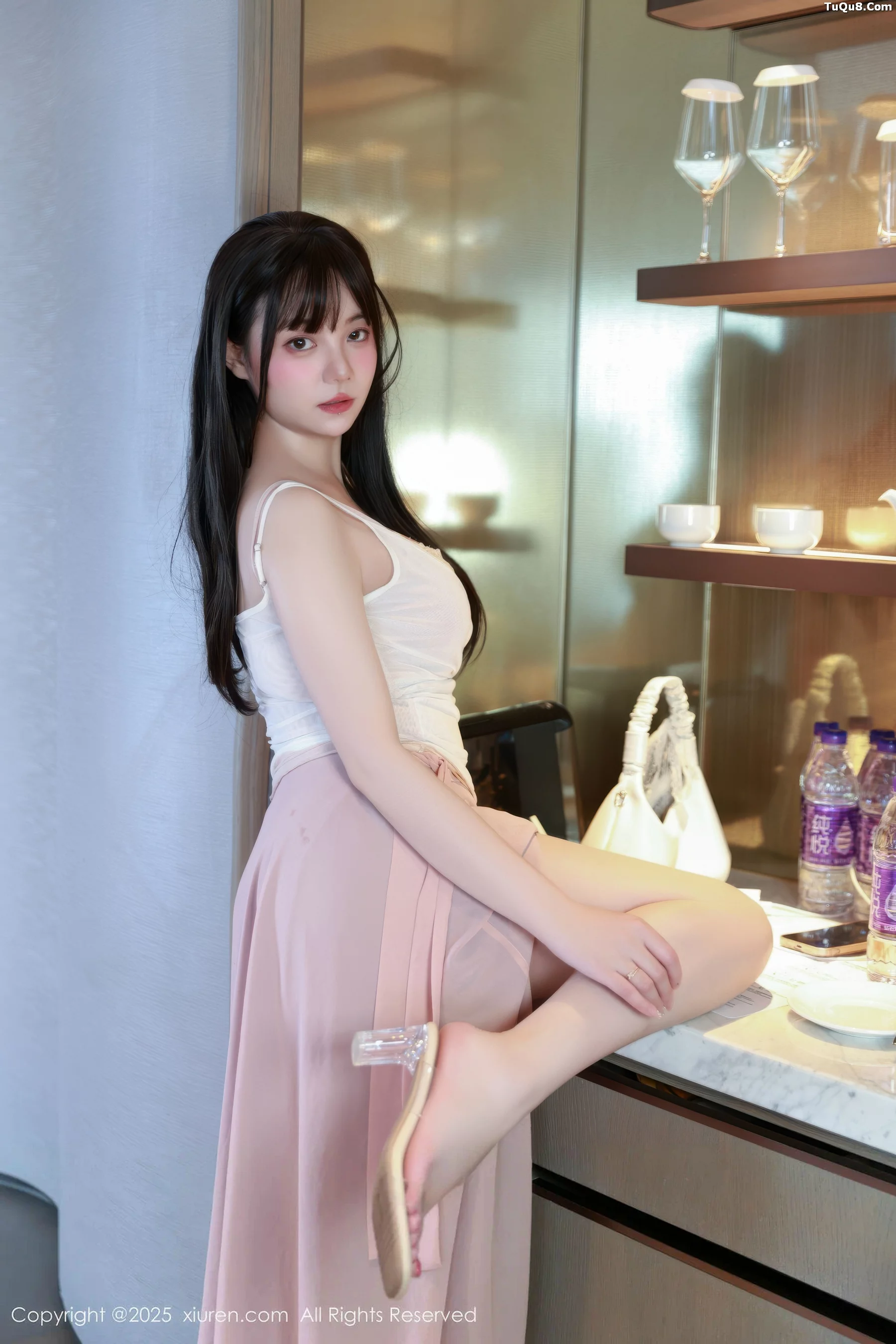 [[XiuRen秀人网]秀人网]No.10746_模特软情性感低胸紫色长裙露粉色内衣秀曼妙身姿迷人诱惑写真86P