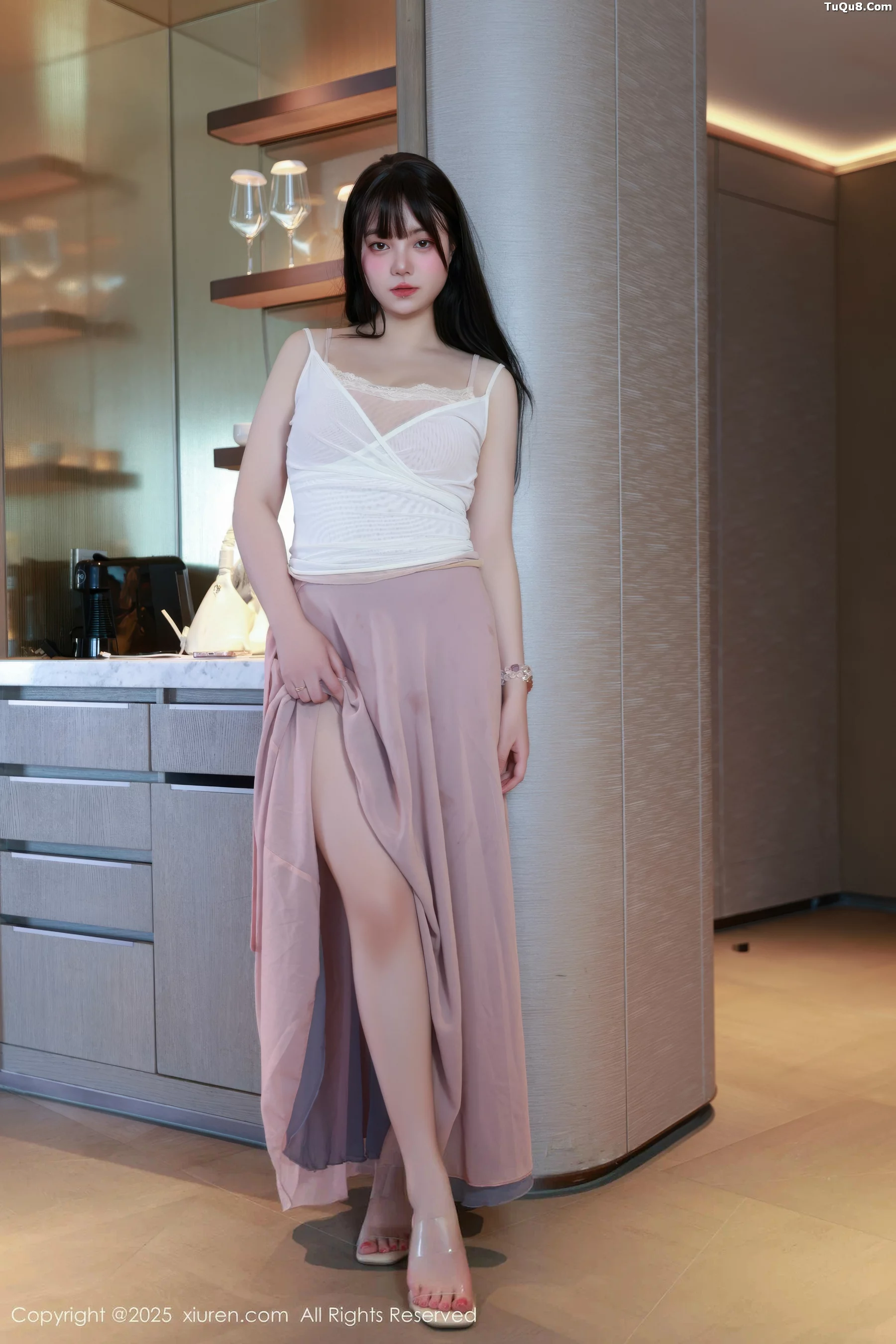 [[XiuRen秀人网]秀人网]No.10746_模特软情性感低胸紫色长裙露粉色内衣秀曼妙身姿迷人诱惑写真86P