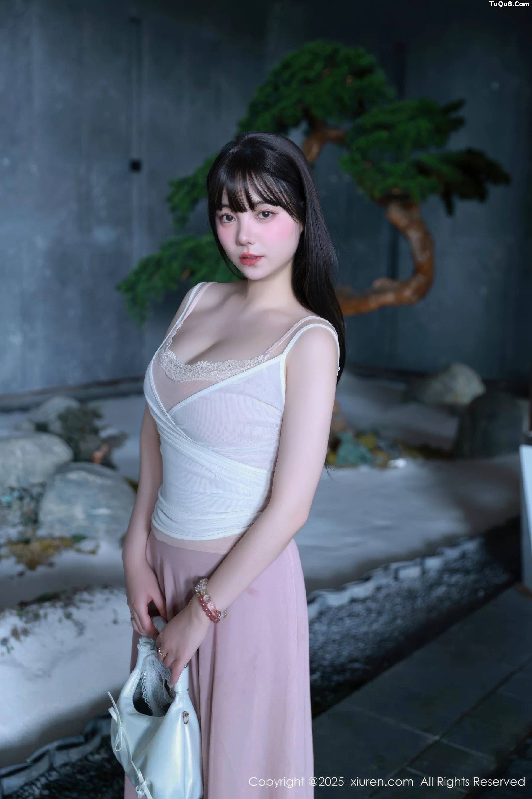 [[XiuRen秀人网]秀人网]No.10746_模特软情性感低胸紫色长裙露粉色内衣秀曼妙身姿迷人诱惑写真86P