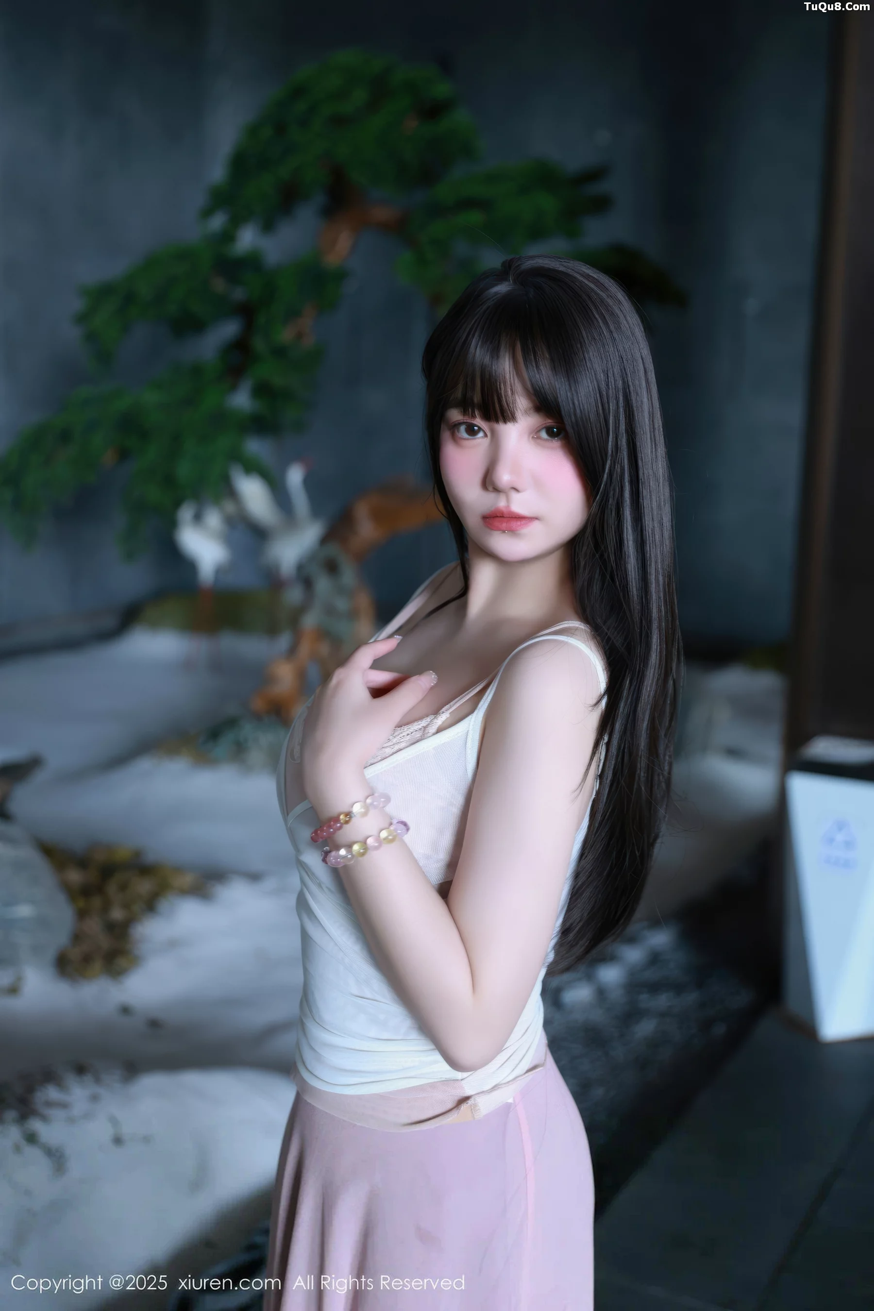 [[XiuRen秀人网]秀人网]No.10746_模特软情性感低胸紫色长裙露粉色内衣秀曼妙身姿迷人诱惑写真86P