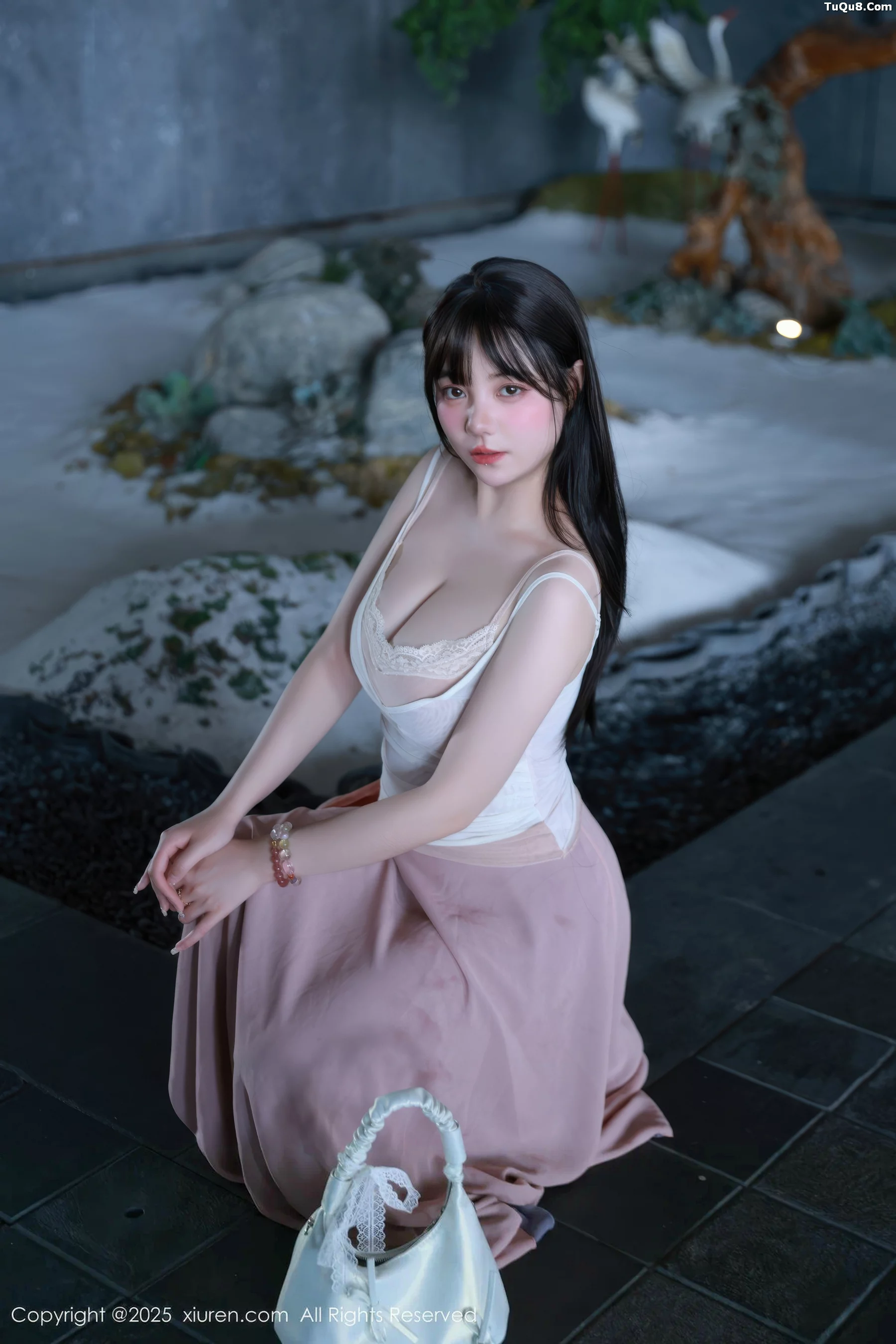 [[XiuRen秀人网]秀人网]No.10746_模特软情性感低胸紫色长裙露粉色内衣秀曼妙身姿迷人诱惑写真86P